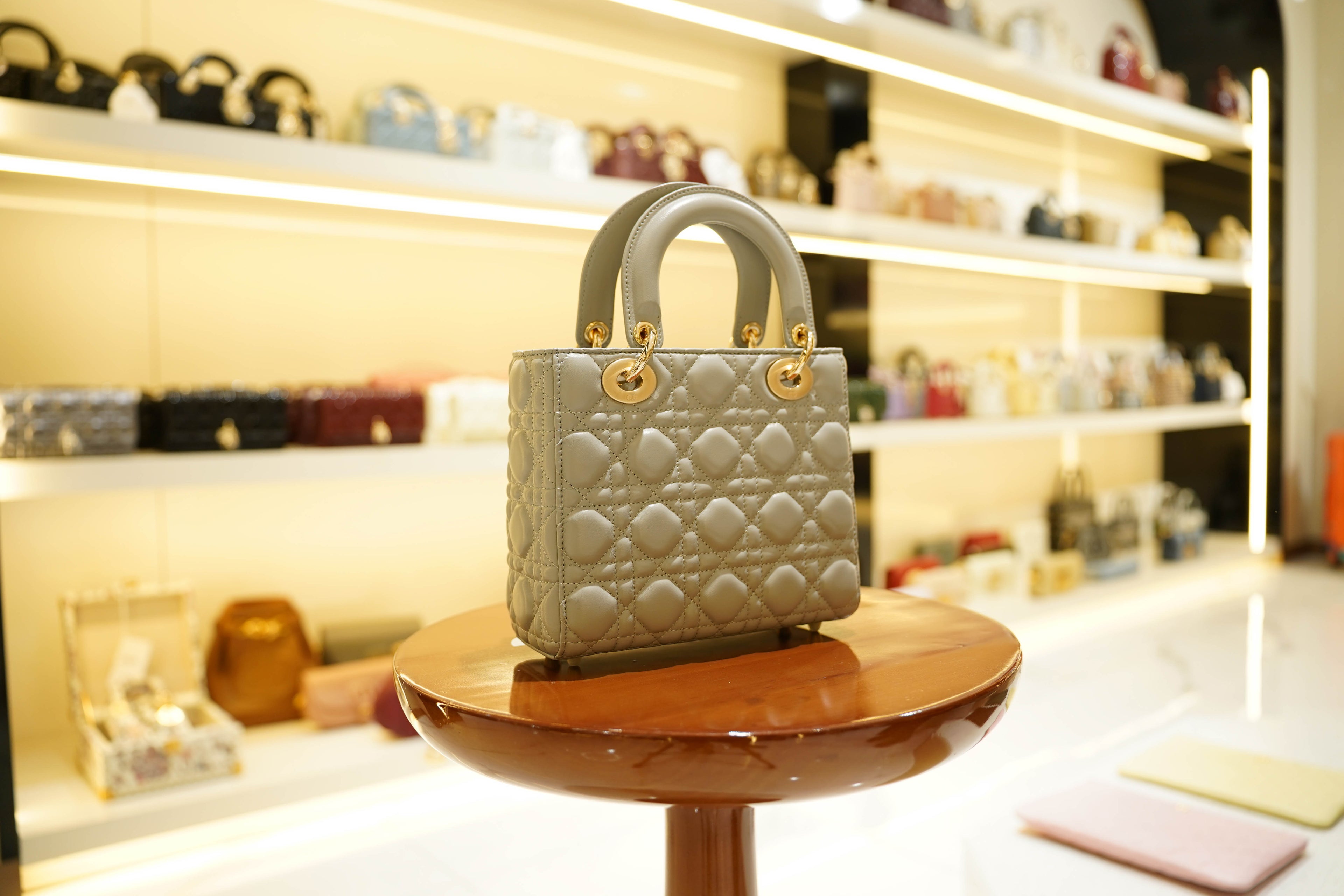 Dior | Lady Dior – Cuir d'agneau – Gris – Quincaillerie dorée