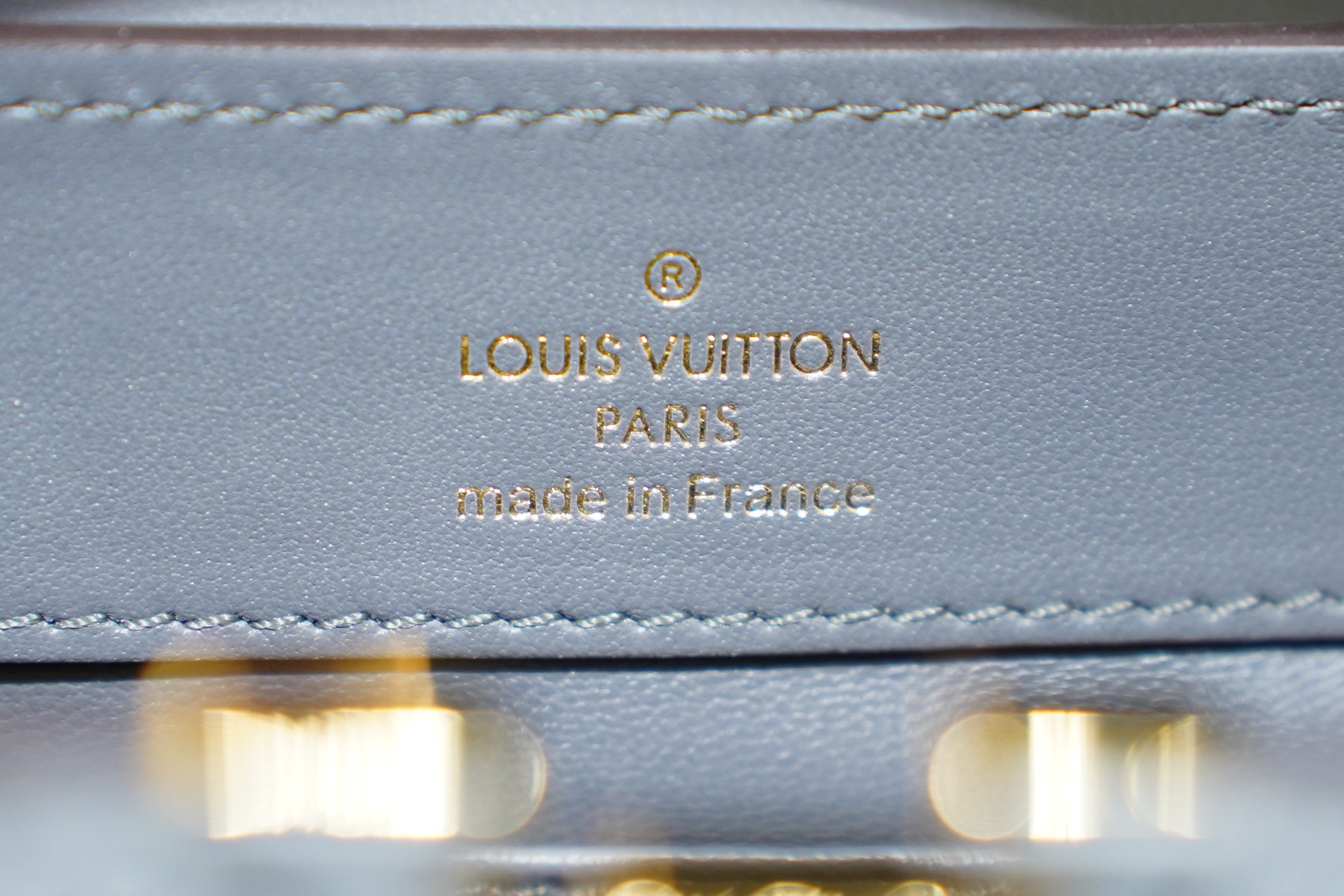 Louis Vuitton | Capucines Medium – Ostrich Leather – Grey – Gold Hardware