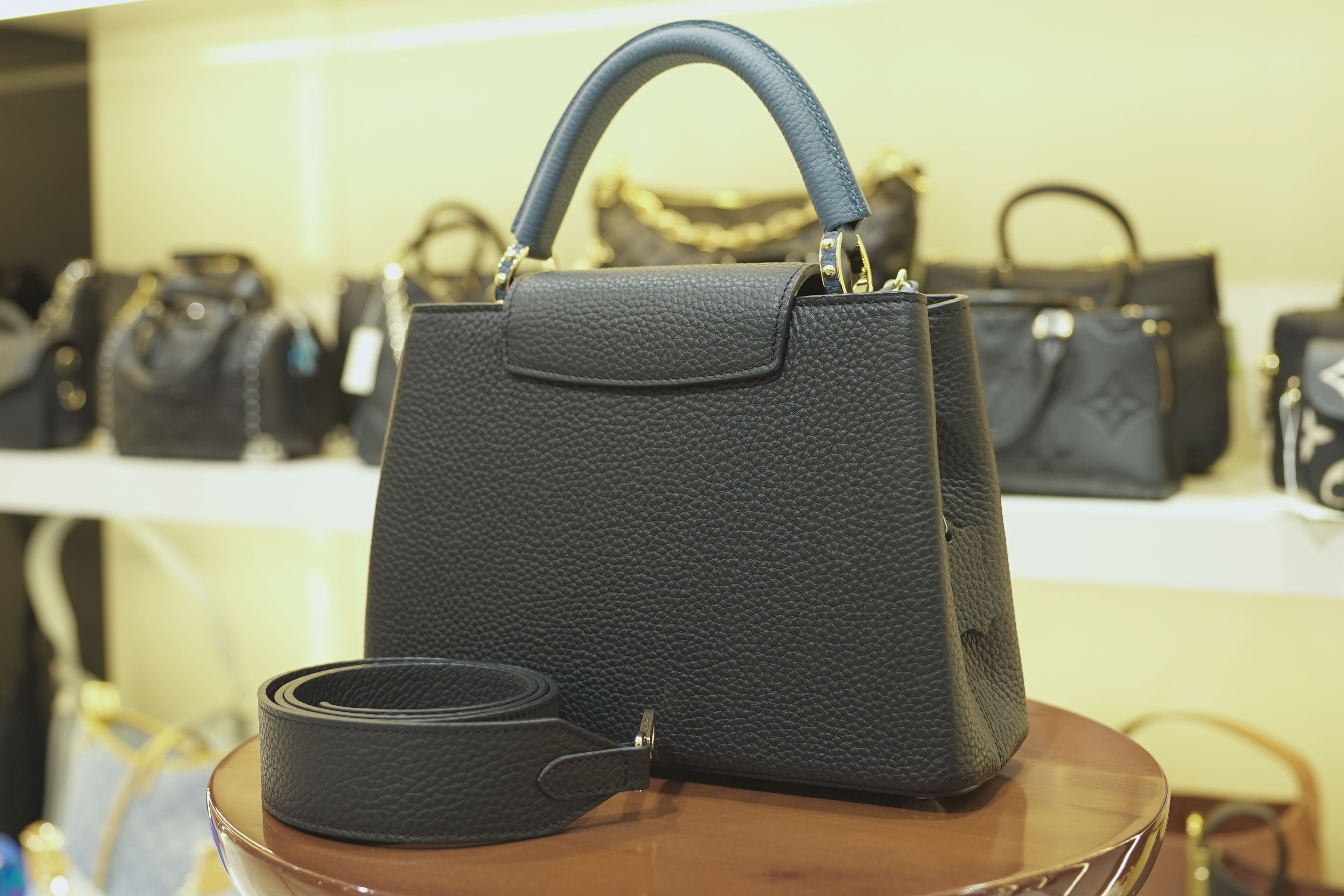 Louis Vuitton | Capucines – Leather – Navy – Gold Hardware