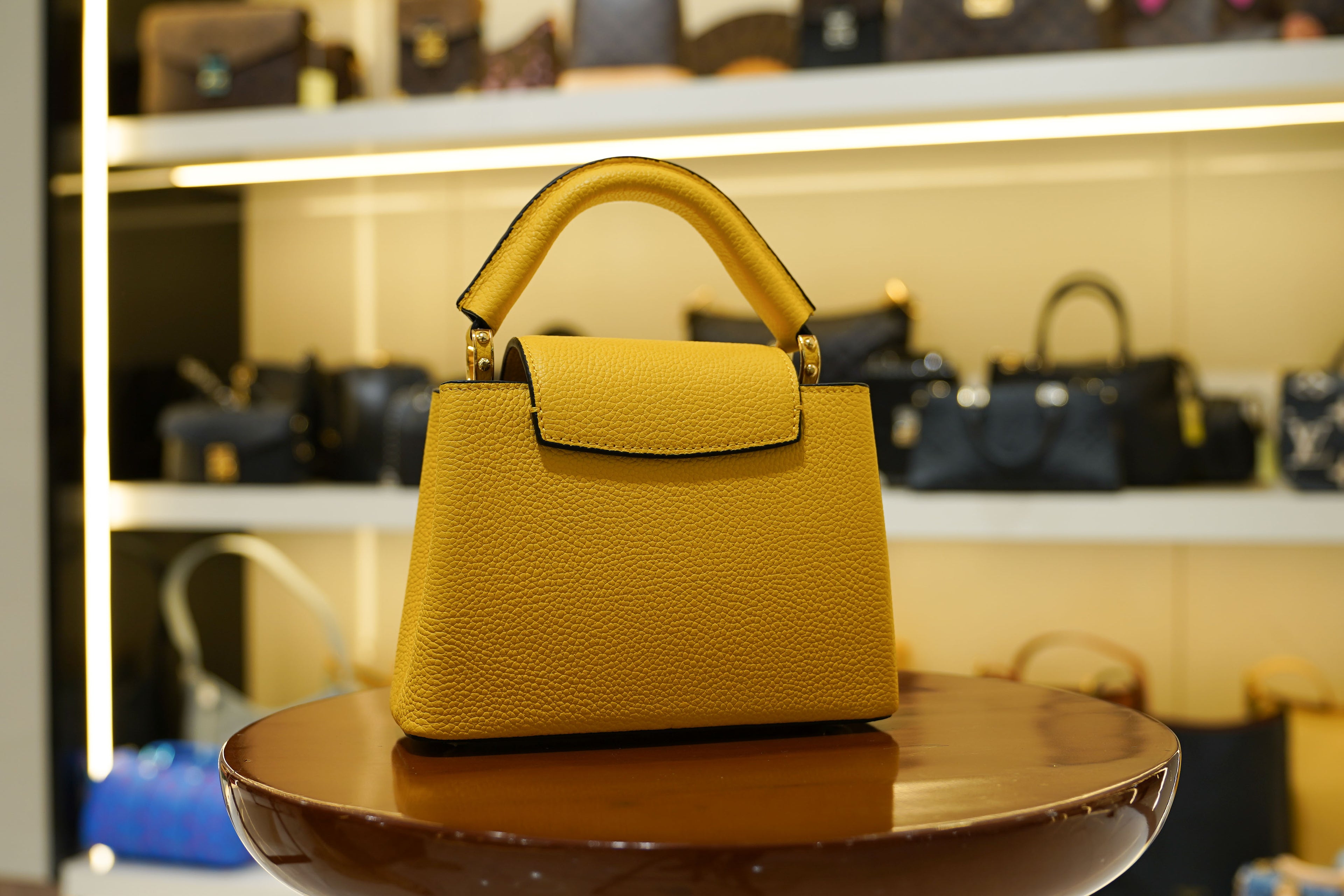 Louis Vuitton | Capucines Medium – Leather – Yellow – Gold Hardware