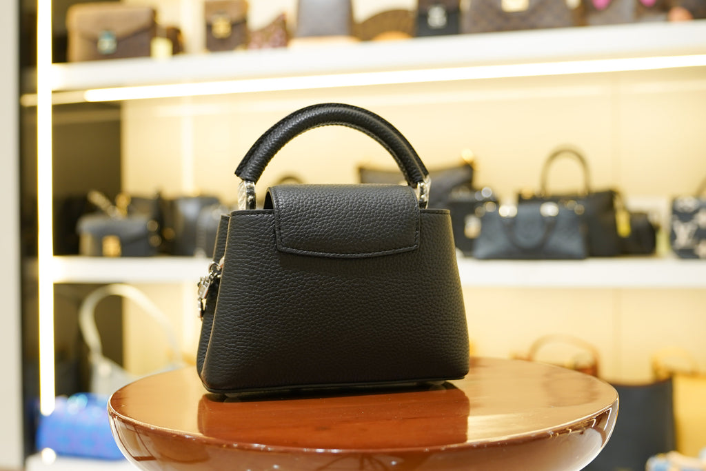 Louis Vuitton | Capucines Medium – Leather – Black – Silver Hardware