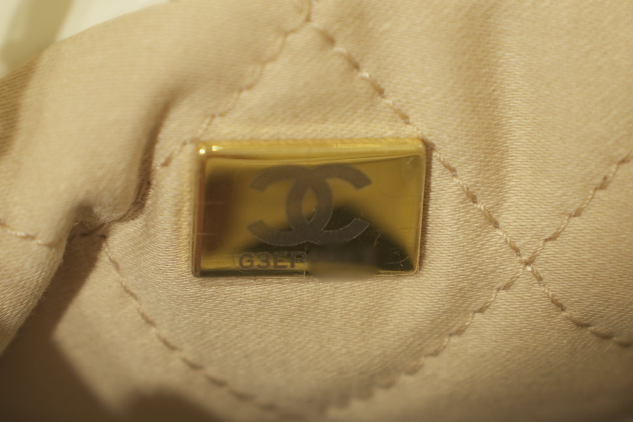 Chanel | Mini Flap Bag – Lambskin – White – Gold Hardware