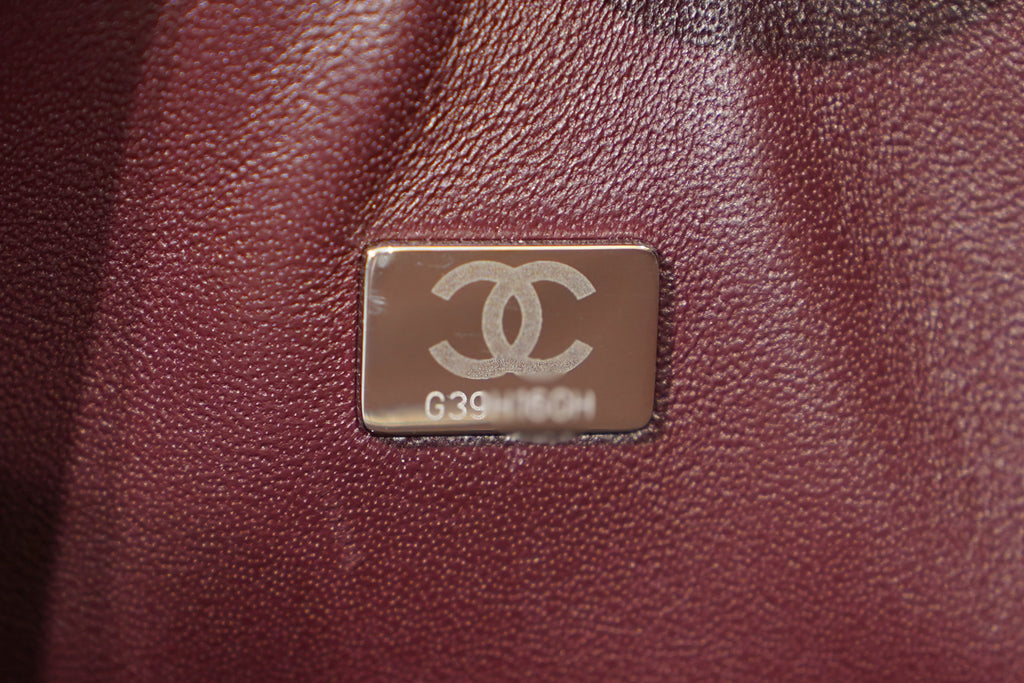 Chanel | Borsa Classic Flap – Media – Pelle – Nera – Finiture in Argento