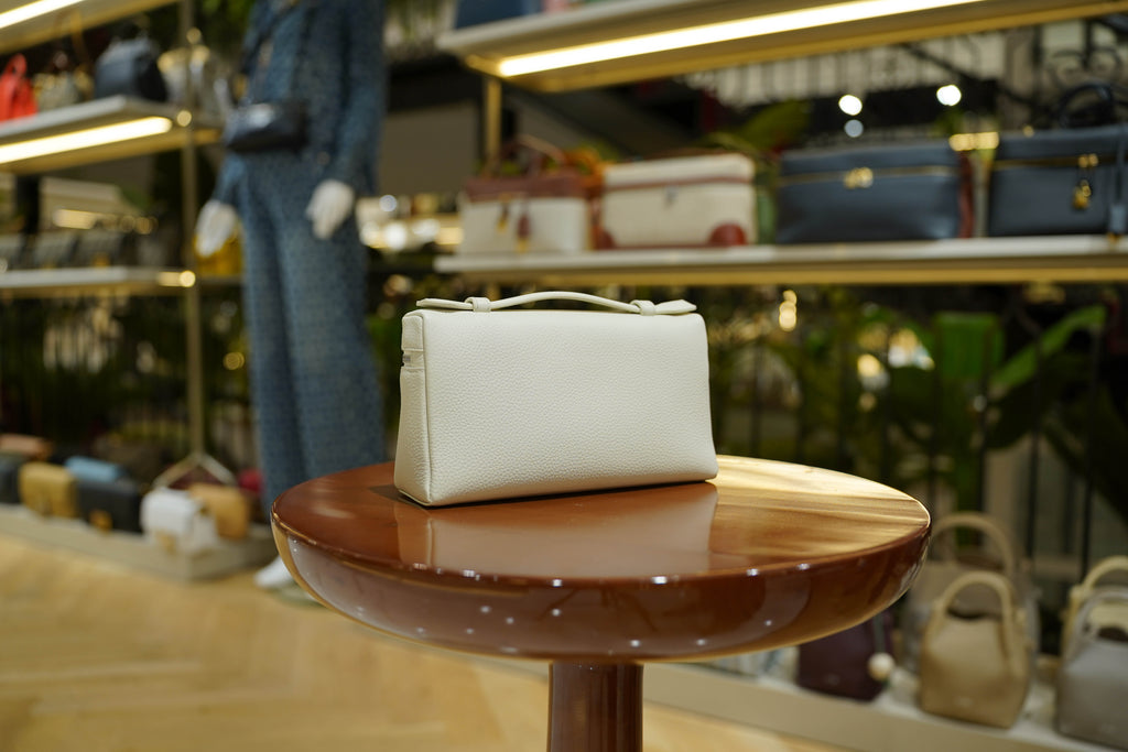 Loro Piana | Extra-Pocket-L19 – Leather – White – Silver Hardware