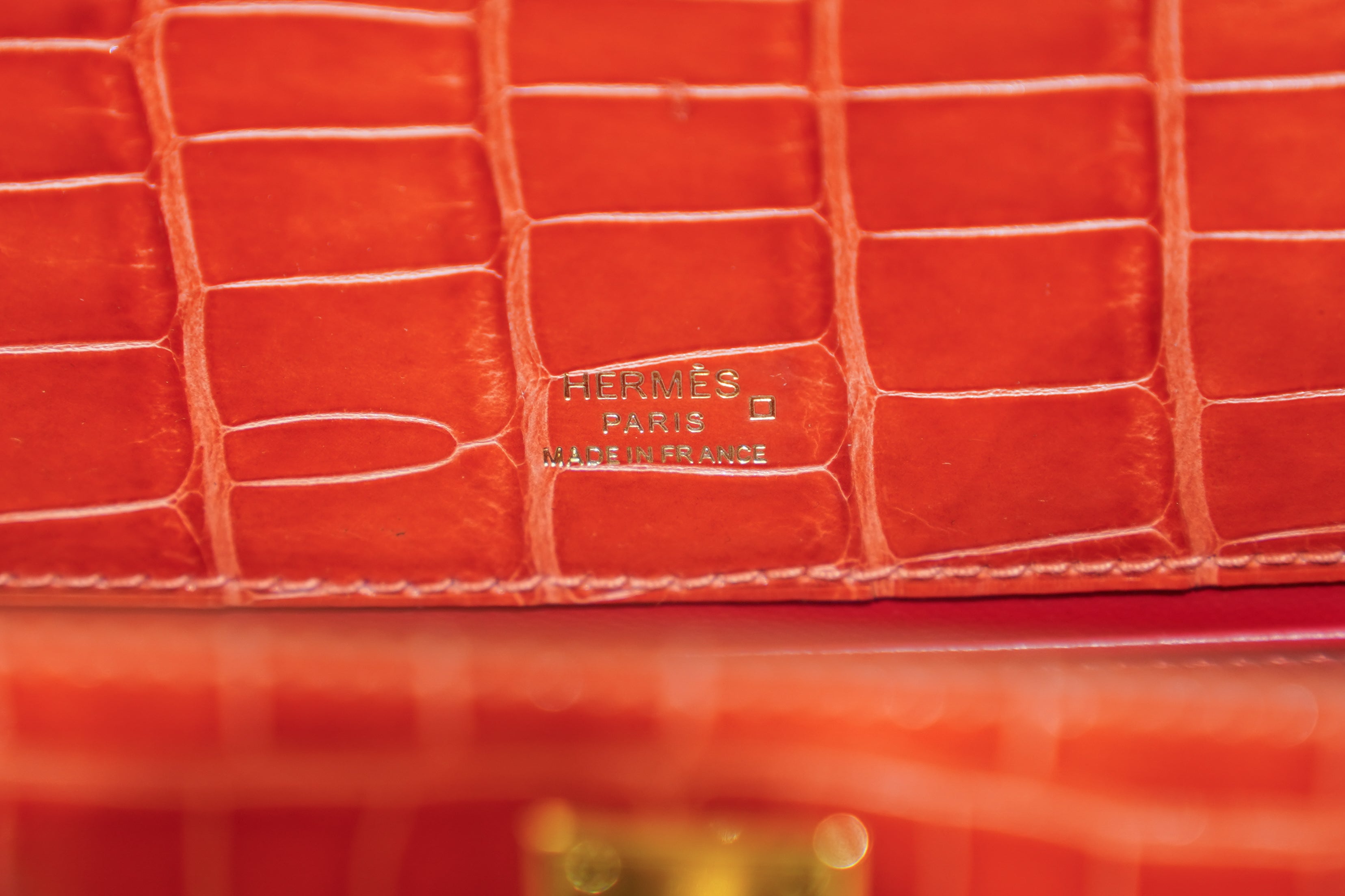 Hermes | Kelly Pochette – Shiny Crocodile Leather – Orange – Gold Hardware
