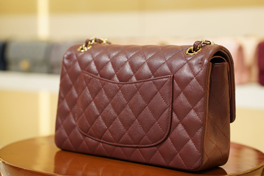 Chanel | Klassische Umhängetasche – Mittel – Leder – Burgunderrot – Goldene Beschläge