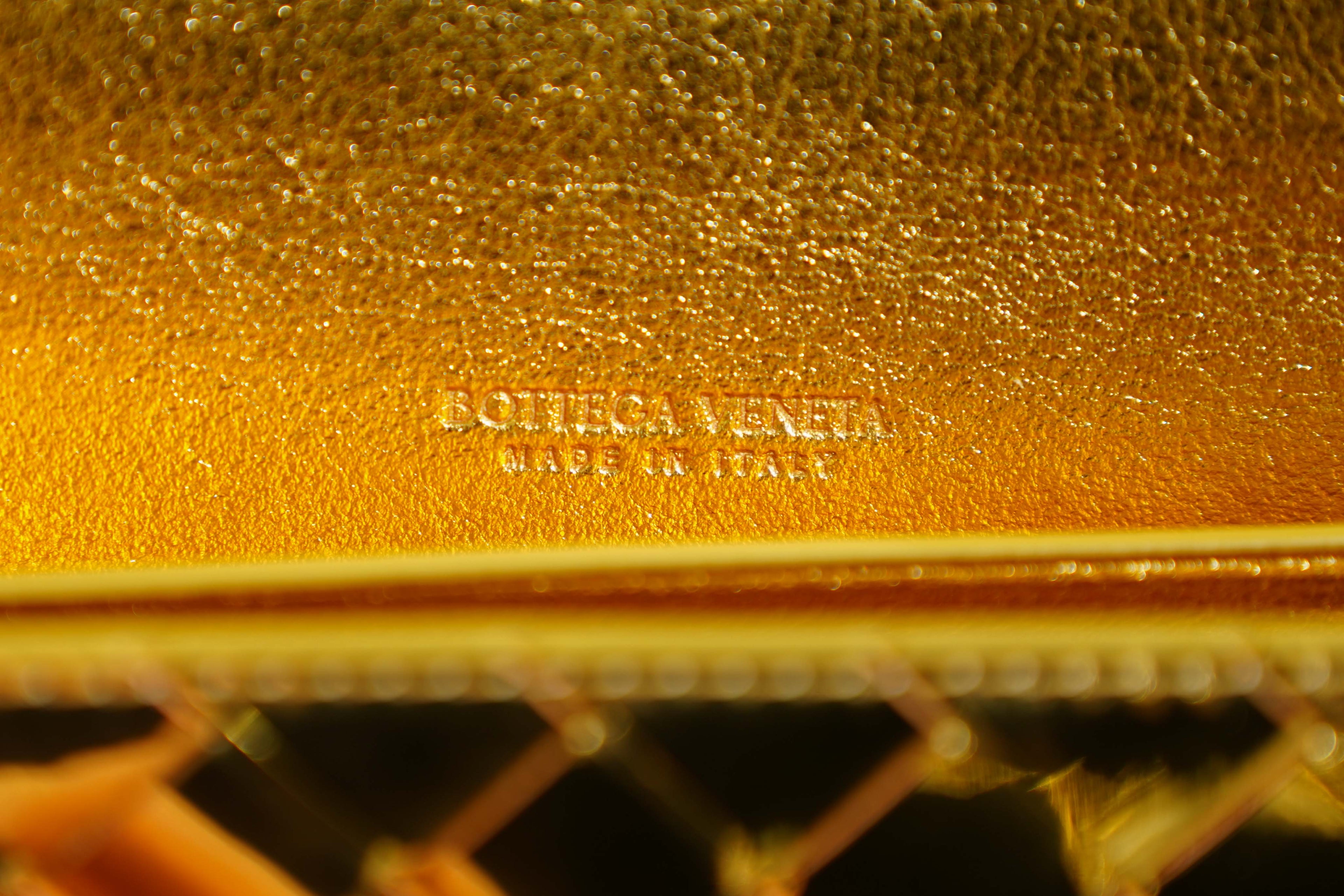 Bottega Veneta | Andiamo Clutch Long – Leather – Gold – Gold Hardware