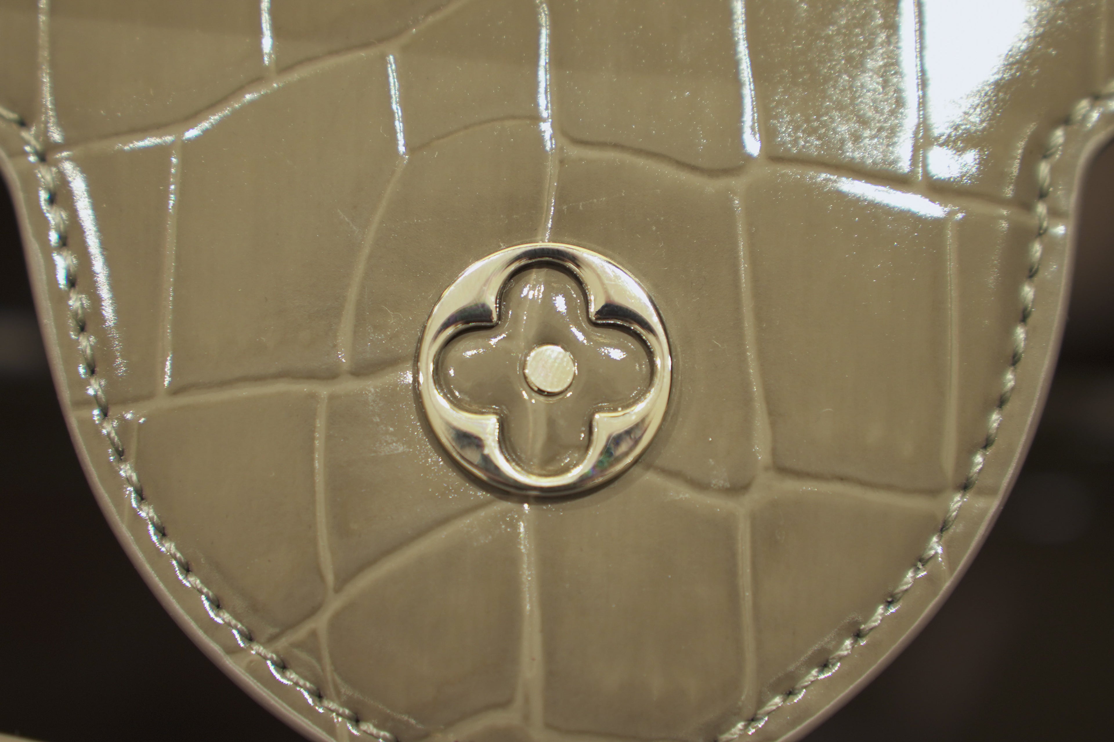 Louis Vuitton | Capucines – Crocodile Leather – Grey – Silver Hardware