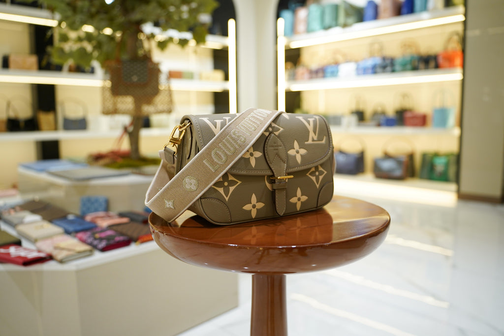 Louis Vuitton | Coussin – Leather – Gray – Gold Hardware