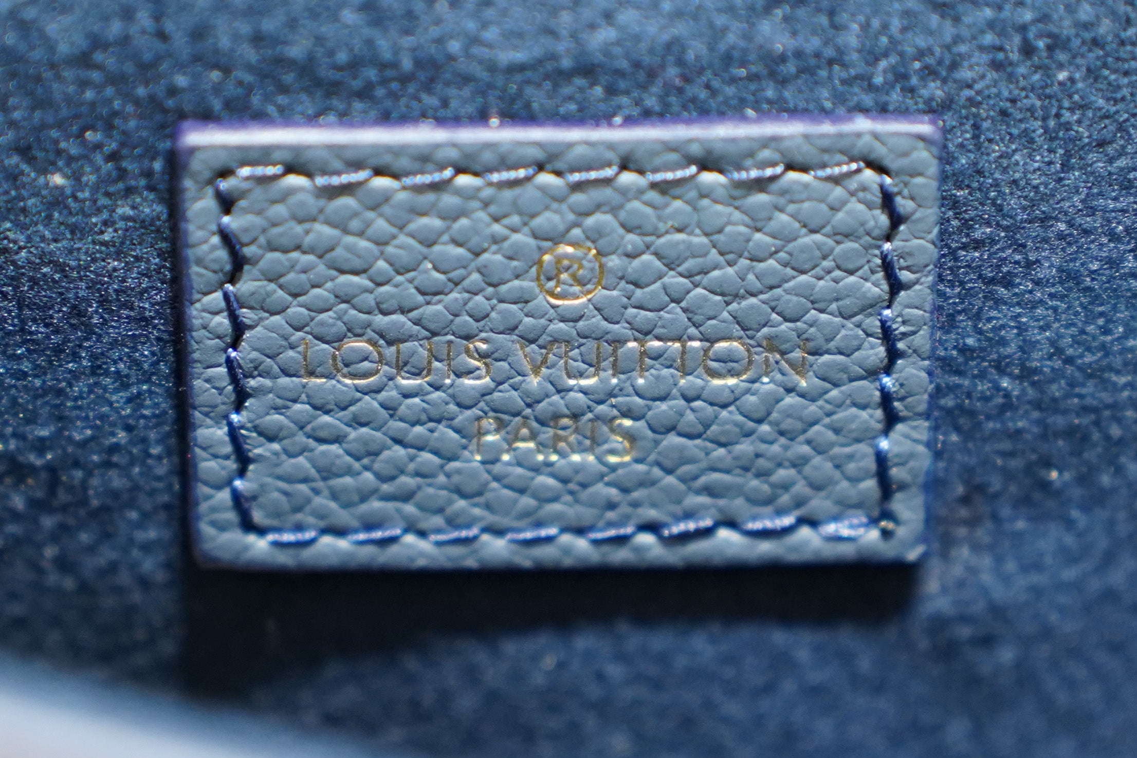 Louis Vuitton | Pochette Metis – Canvas – Navy – Gold Hardware