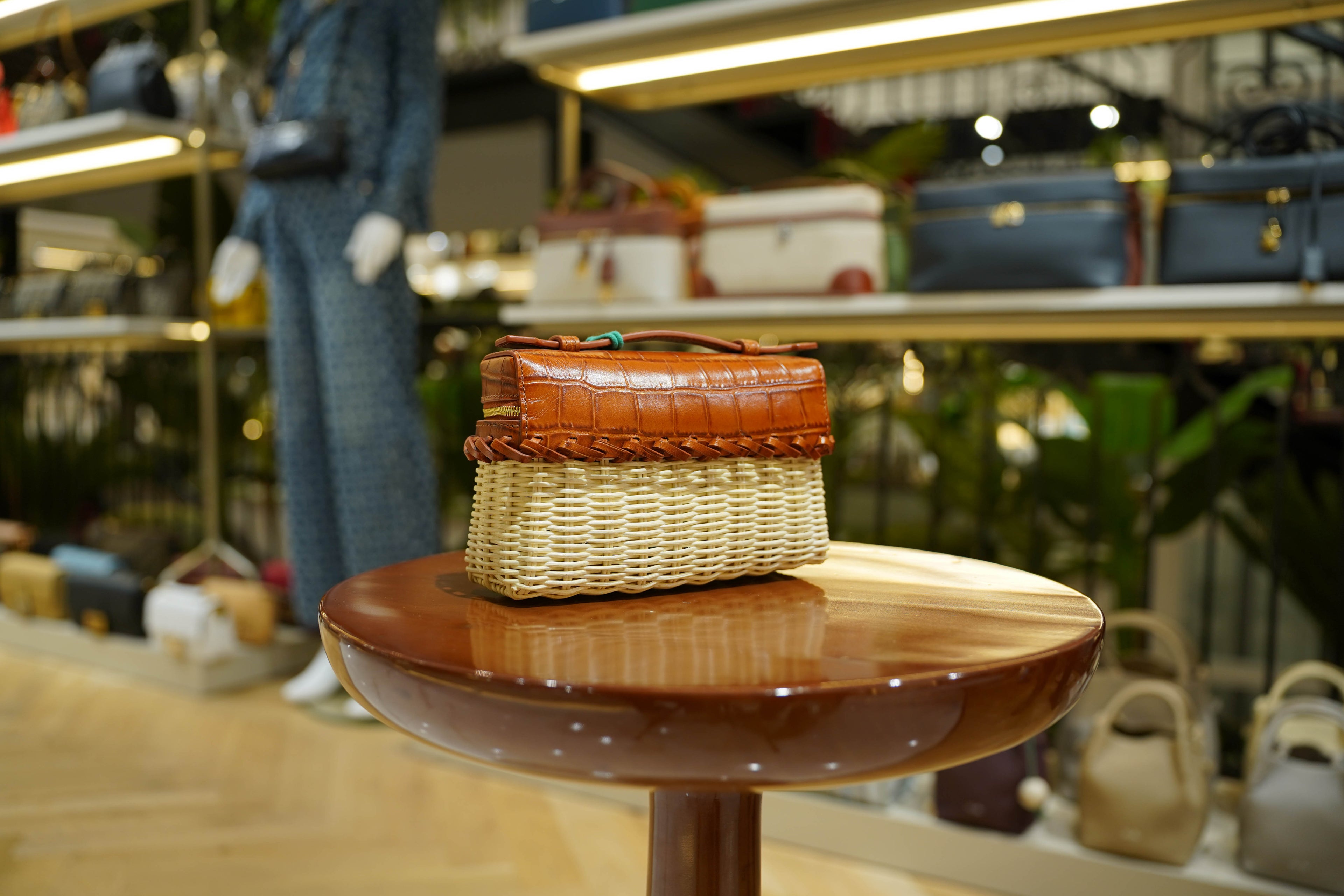 Loro Piana | Extra-Pocket-L19 – Wicker – Natural – Gold Hardware
