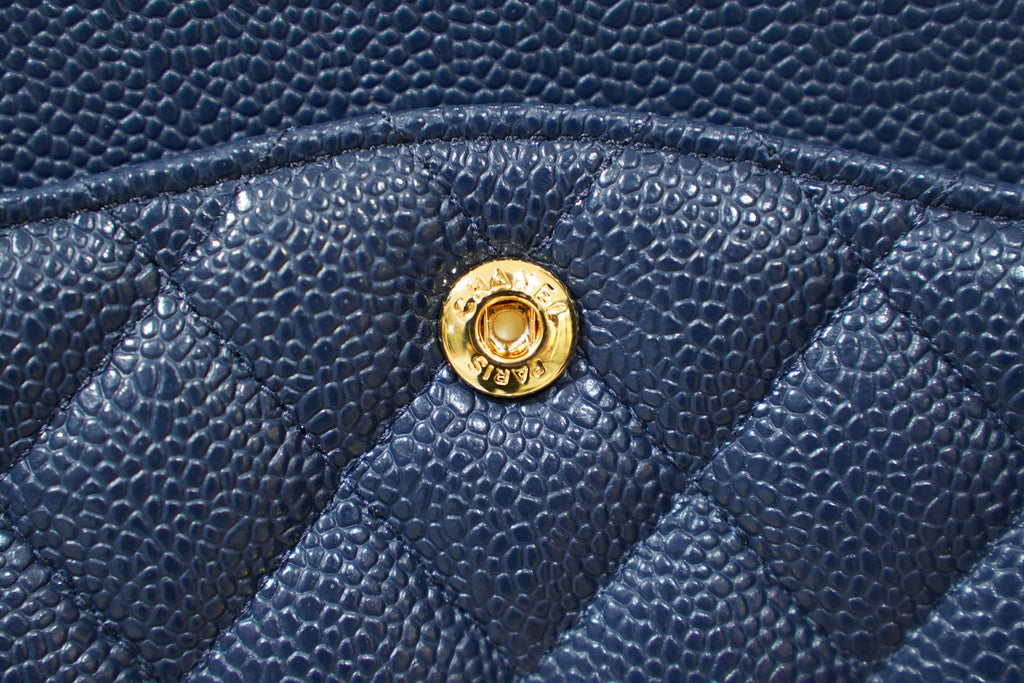 Chanel | Classic Flap Bag – Medium – Lambskin – Navy Blue – Gold Hardware