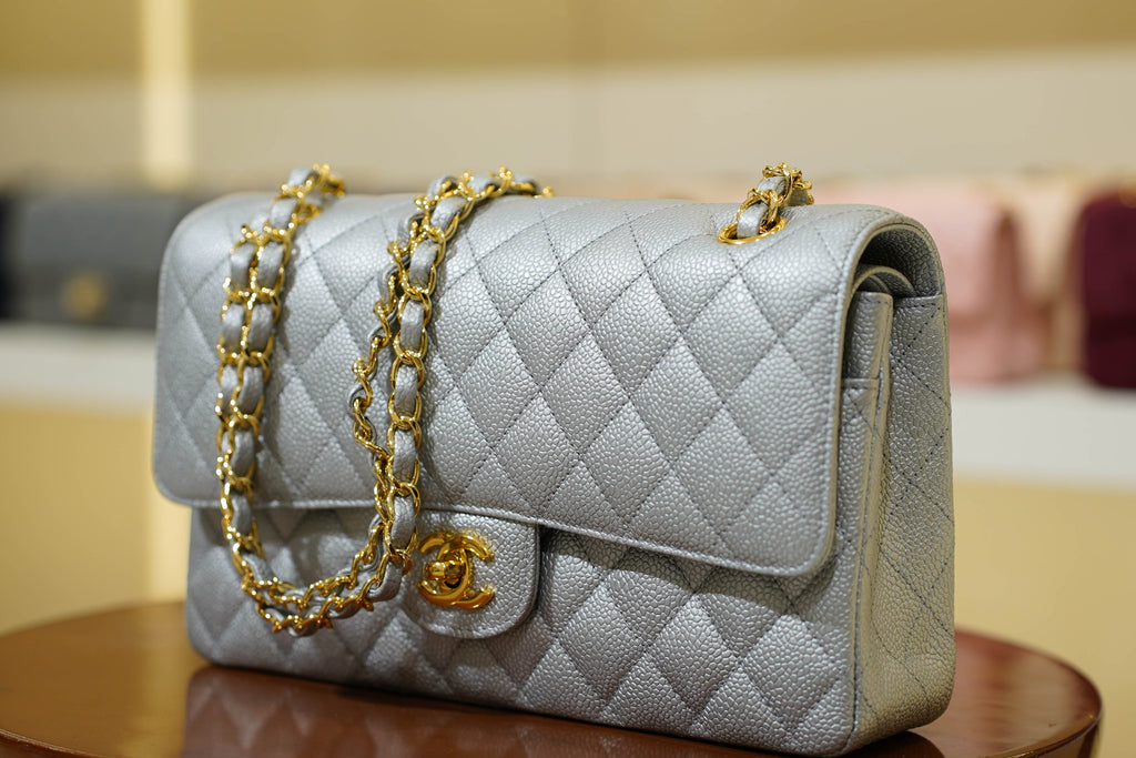 Chanel | Classic Flap Bag – Medium – Lambskin – Silver – Gold Hardware