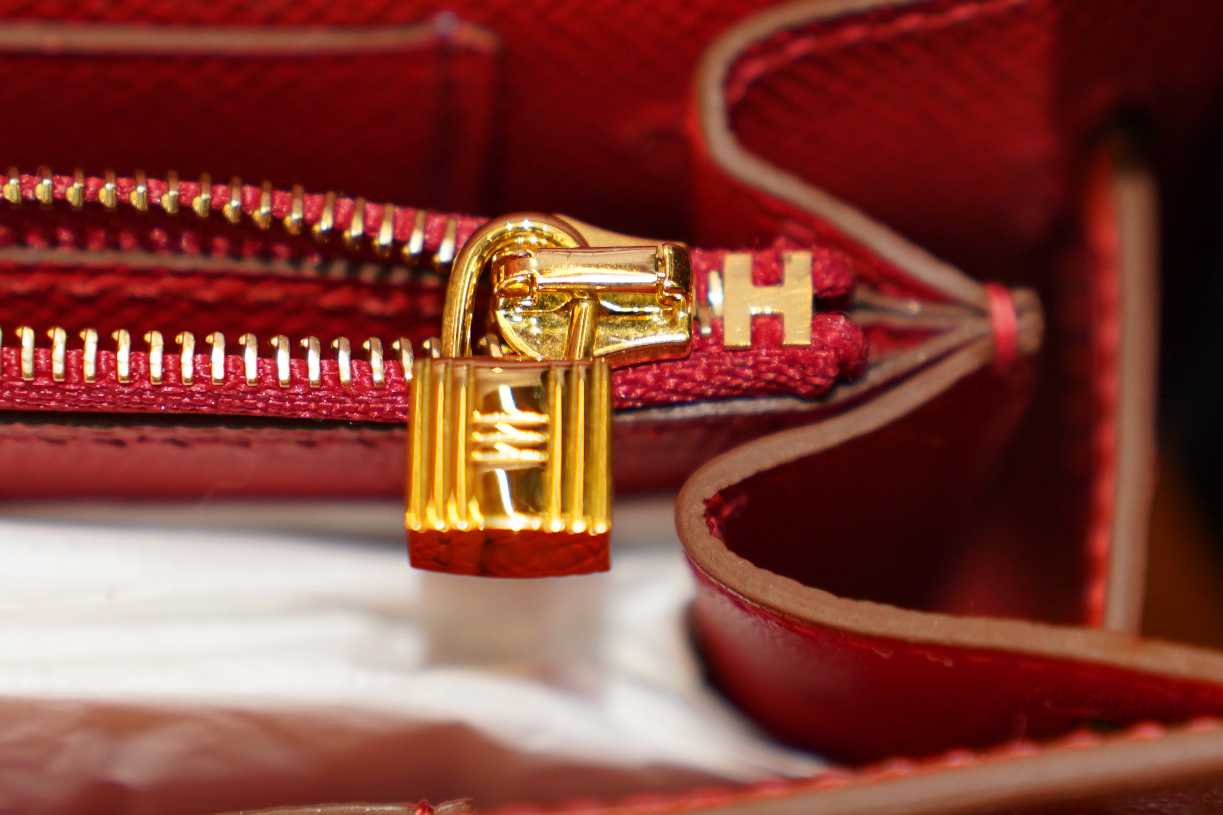 Hermes | Kelly To Go Wallet – Epsom – Red – Gold Hardware