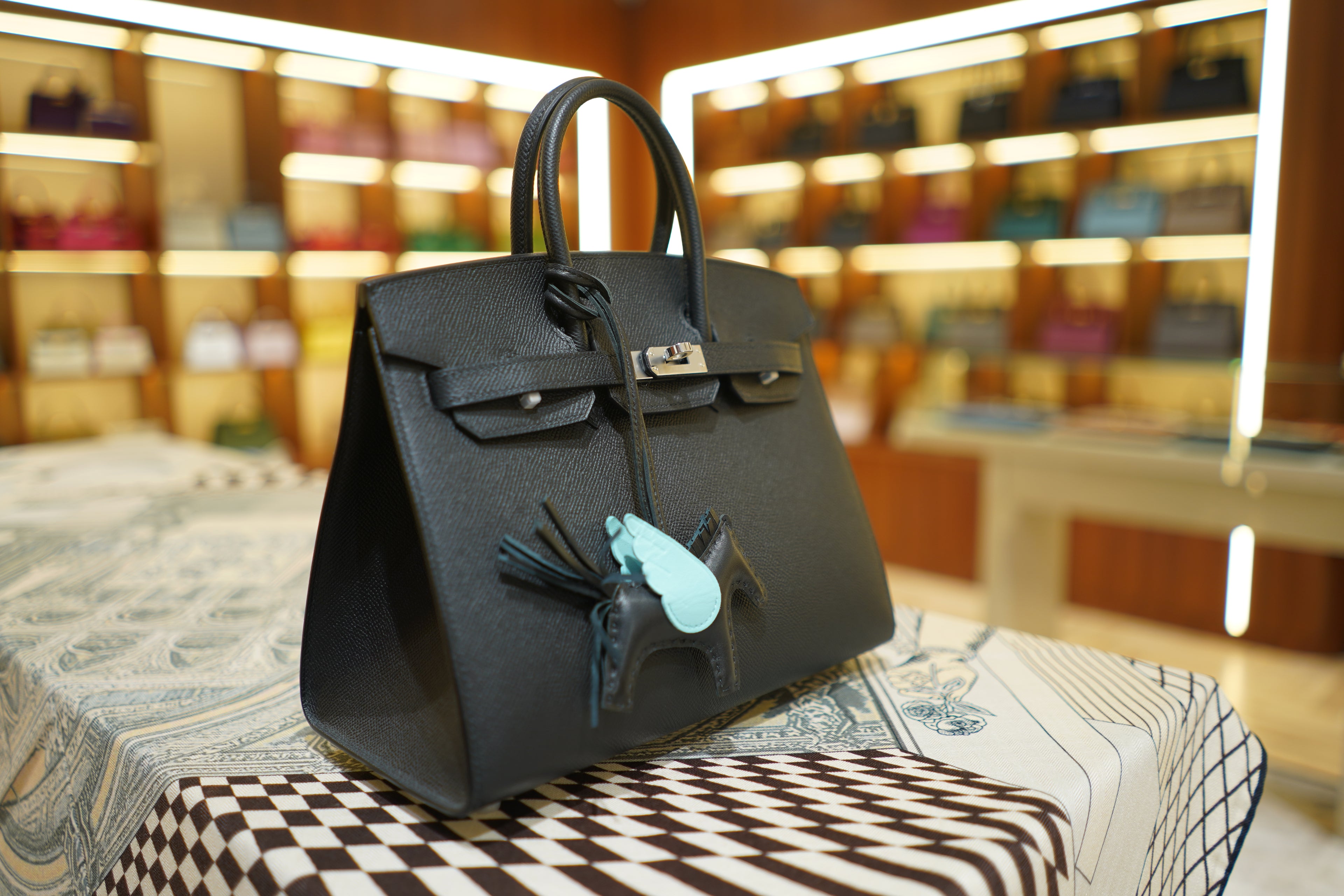 Hermes | Birkin 30 – Togo Leather – Noir – Palladium Hardware