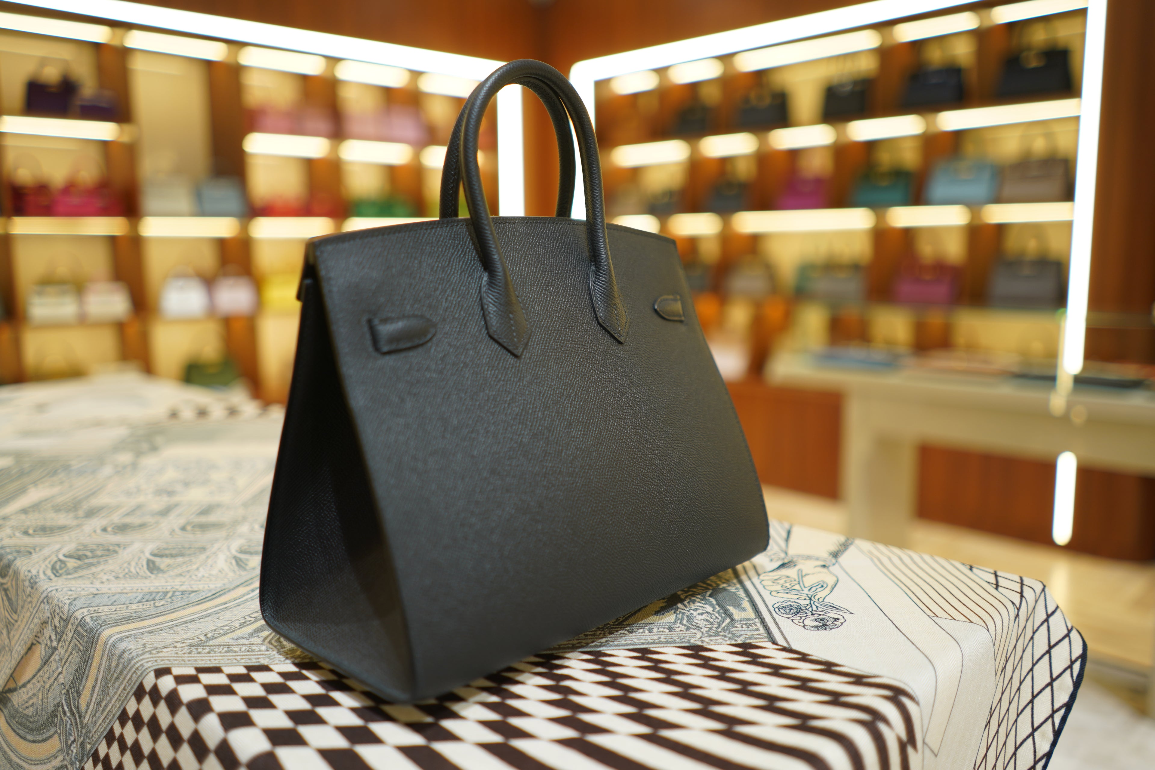 Hermes | Birkin 30 – Togo Leather – Noir – Palladium Hardware