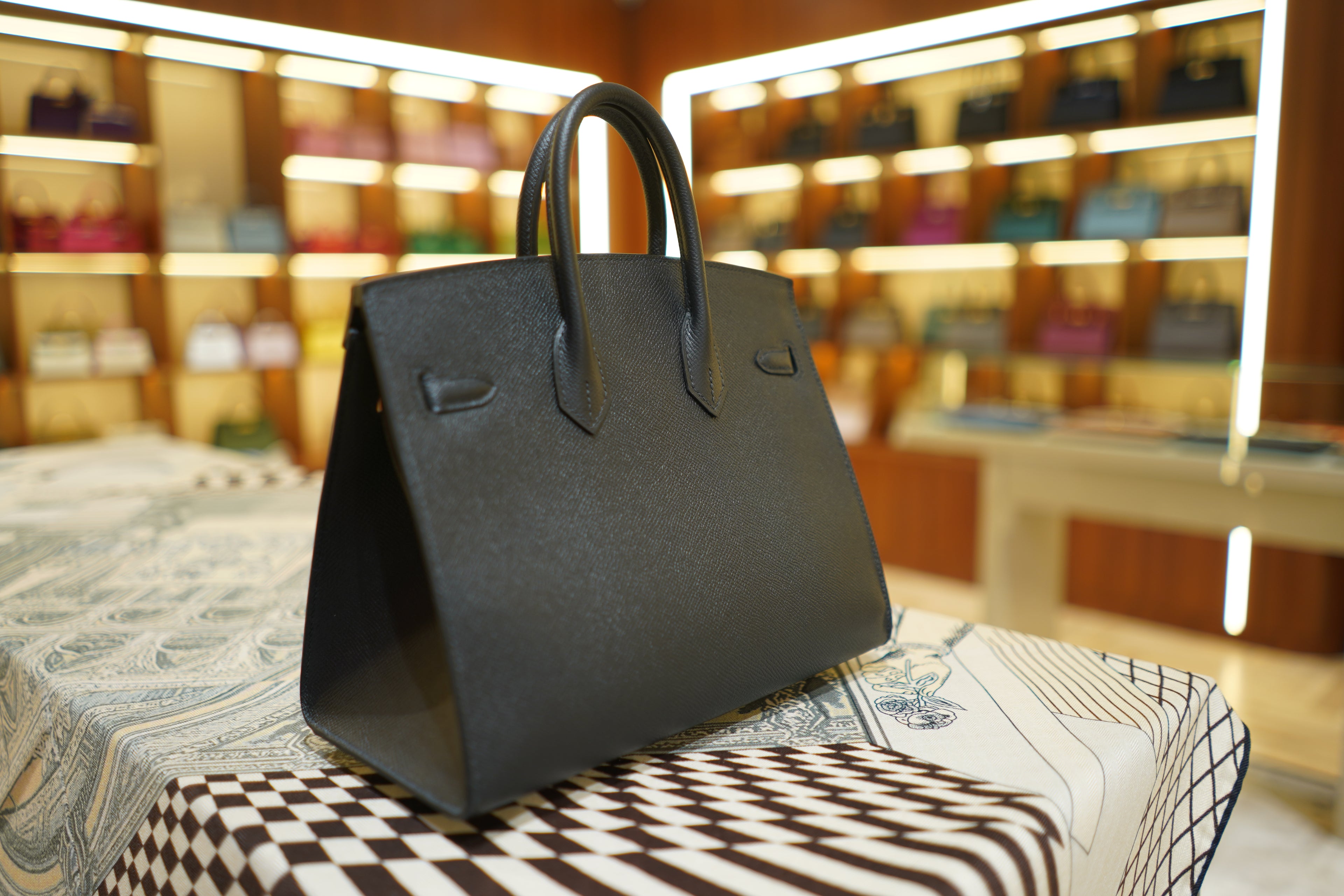 Hermes | Birkin 30 – Togo Leather – Noir – Gold Hardware