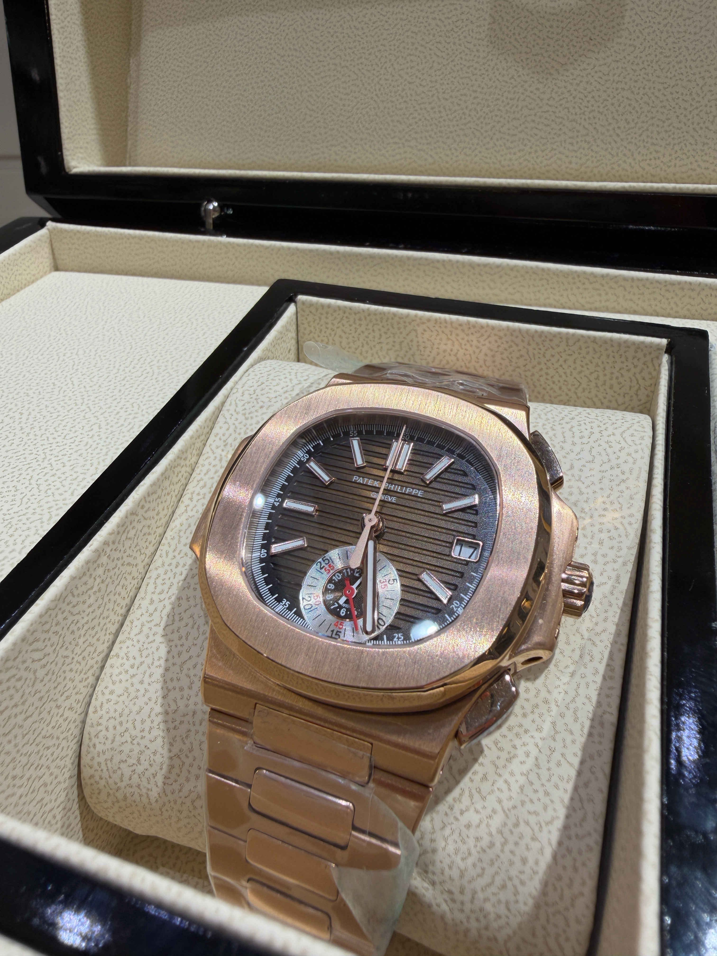 Patek Philippe | Nautilus Chronograph – Rose Gold – Grey Dial – Rose Gold Bracelet