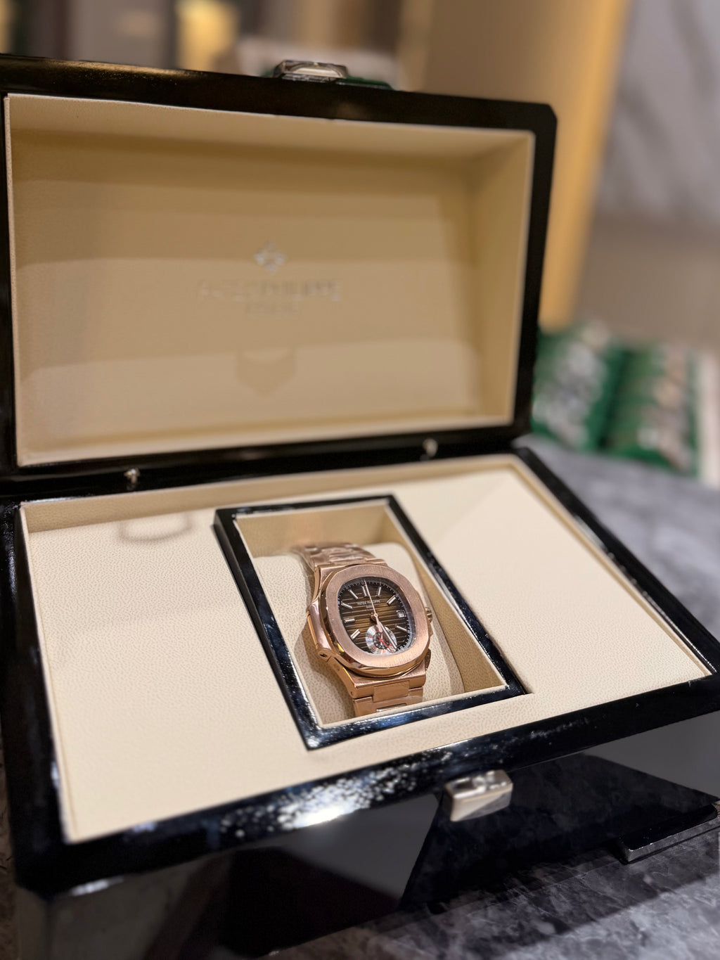 Patek Philippe | Nautilus Chronograph – Rose Gold – Grey Dial – Rose Gold Bracelet
