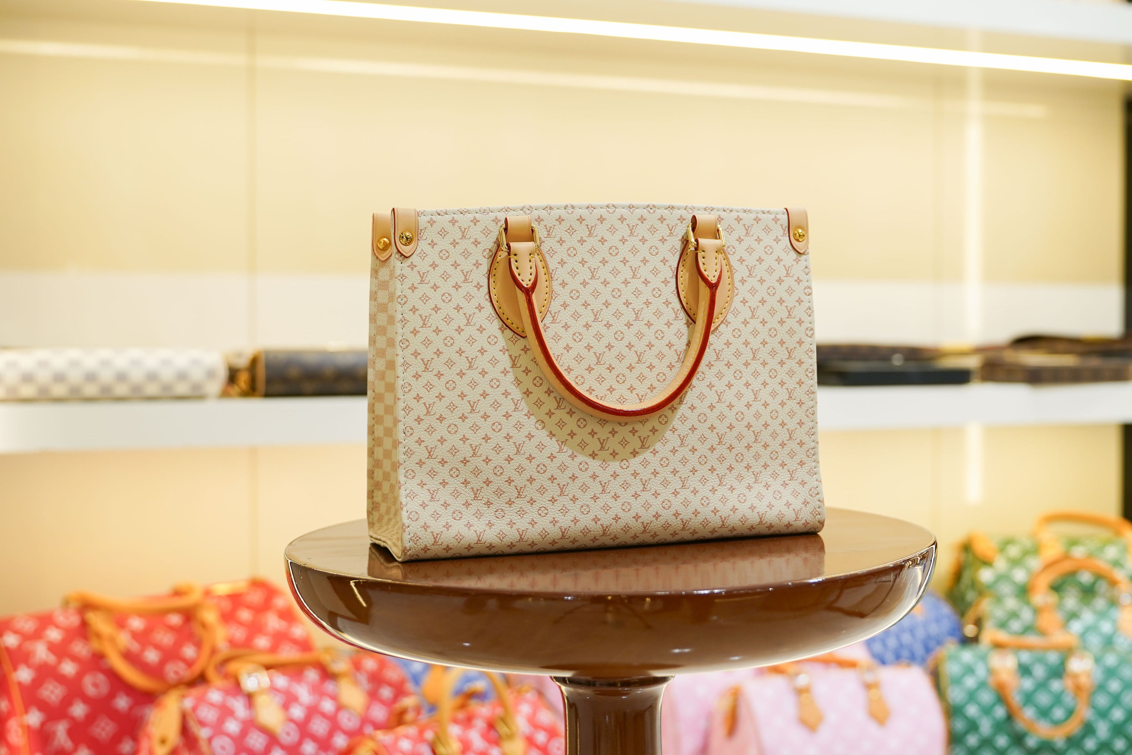 Louis Vuitton | Neverfull – Canvas – Cream – Gold Hardware