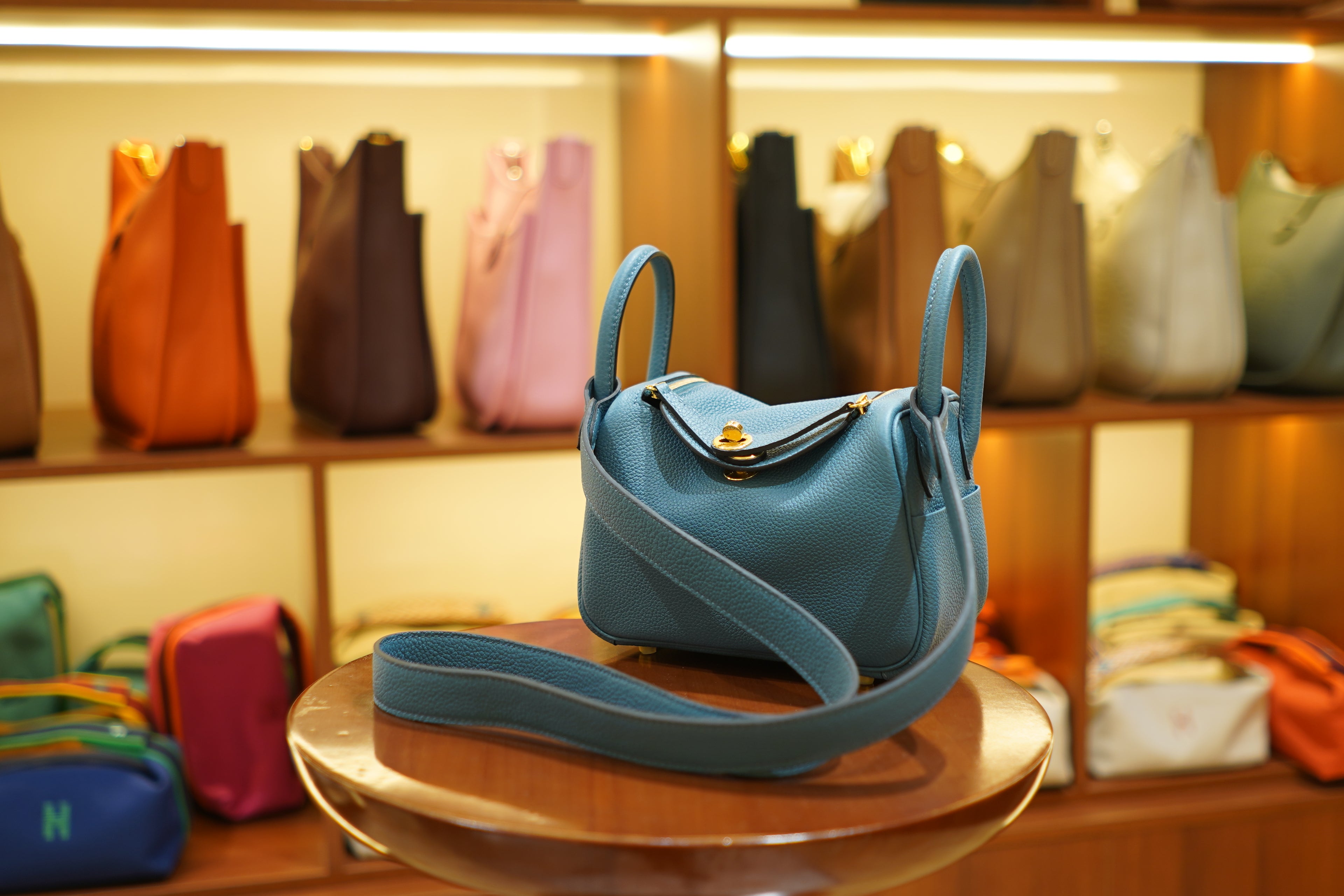 Hermes | Lindy Mini – Togo – Blue – Gold Hardware