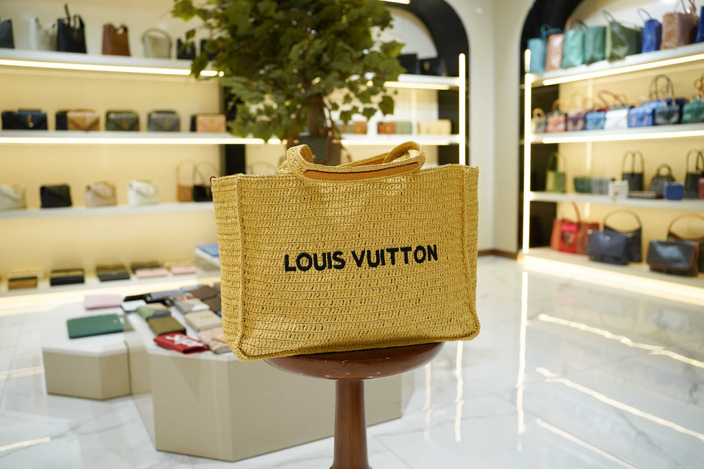 Louis Vuitton | Neverfull – Straw – Yellow – Black Hardware