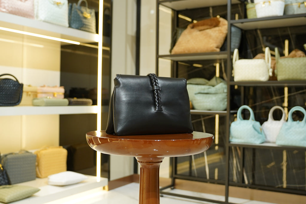 Bottega Veneta | Liberta – Leather – Black – Gold Hardware