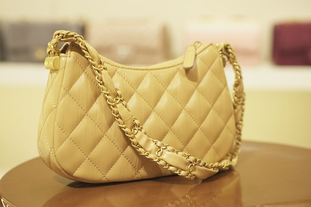 Chanel | Hobo Bag – Lambskin – Beige – Gold Hardware