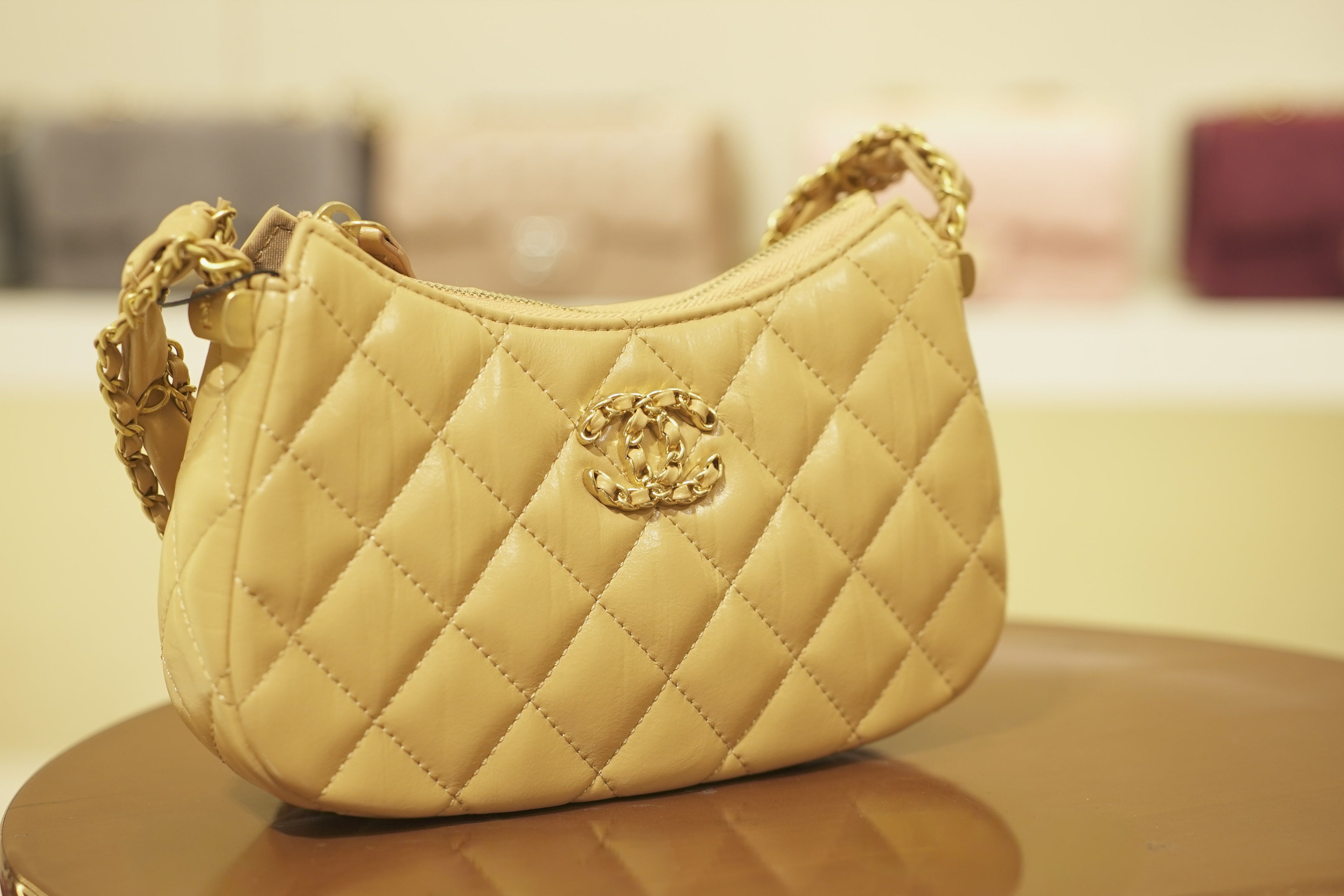 Chanel | Hobo Bag – Lambskin – Beige – Gold Hardware