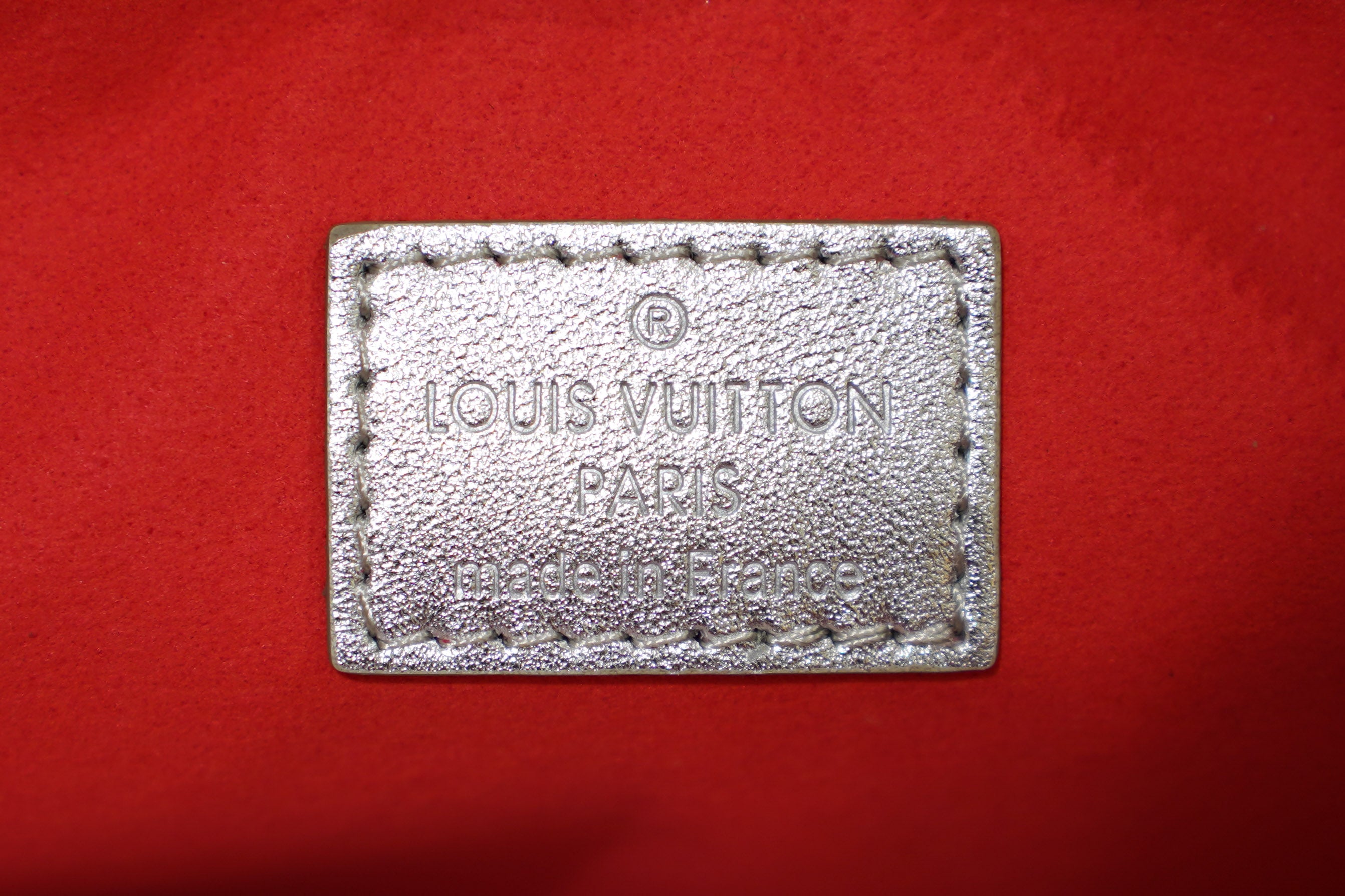 Louis Vuitton | Coussin Medium – Leather – Silver – Silver Hardware