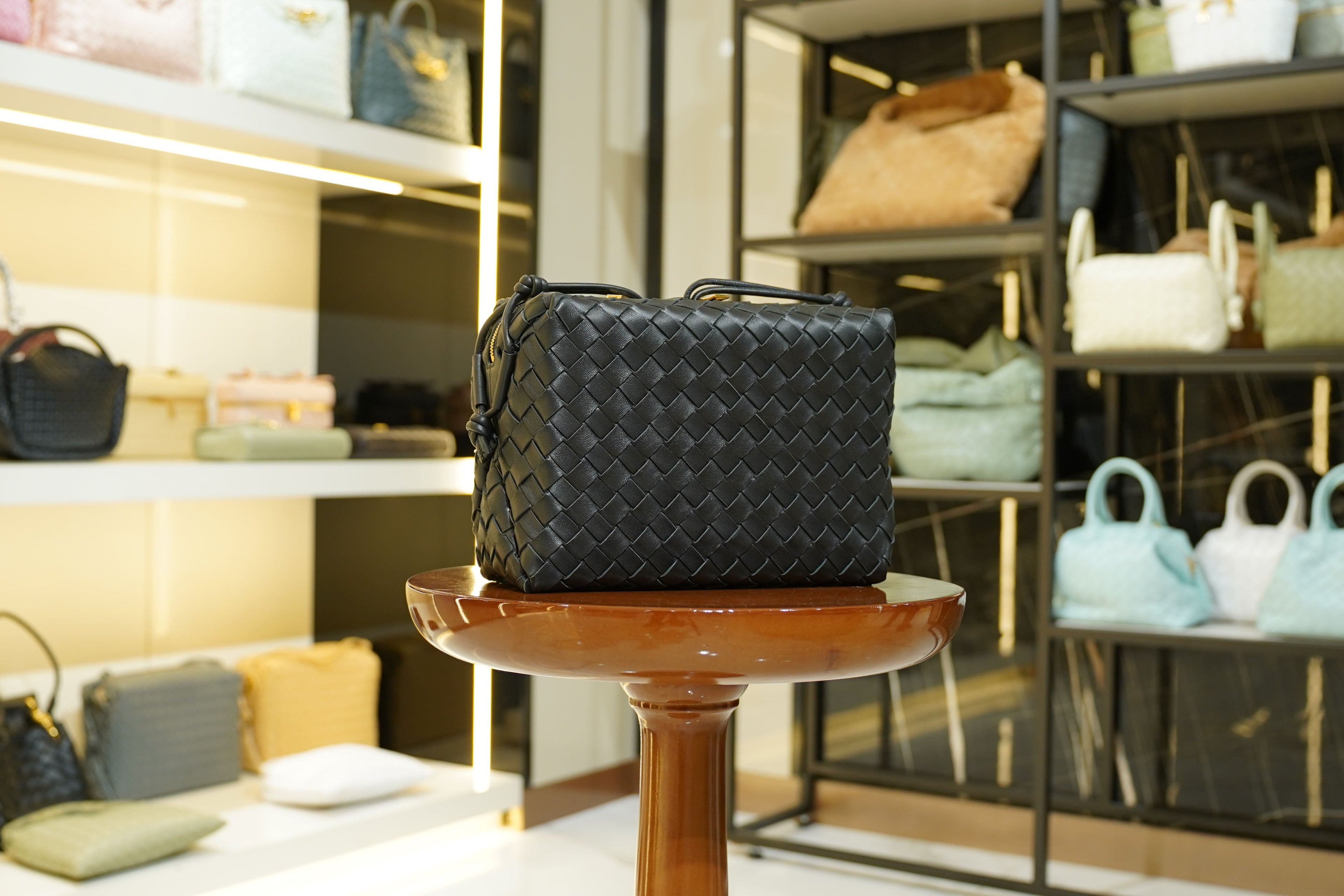 Bottega Veneta | Loop Bag – Leather – Black – Gold Hardware