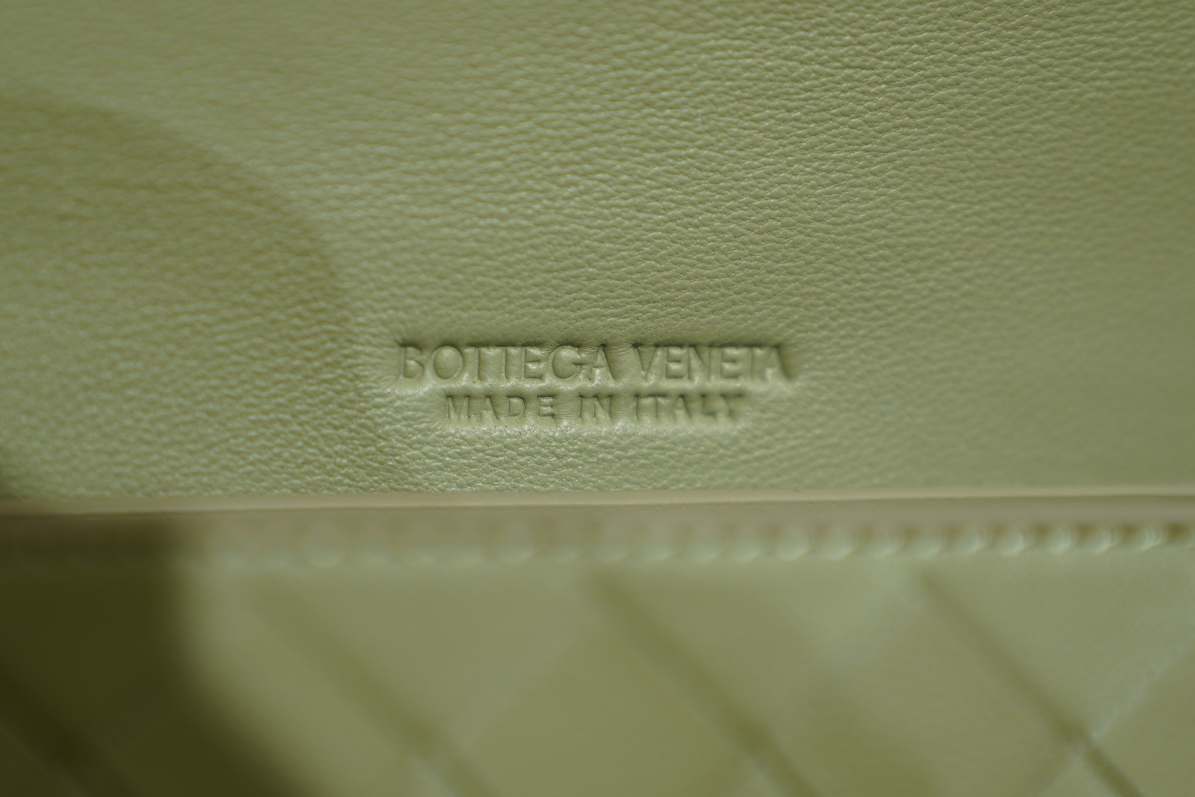 Bottega Veneta | Andiamo Clutch Long – Intrecciato – Green – Gold Hardware