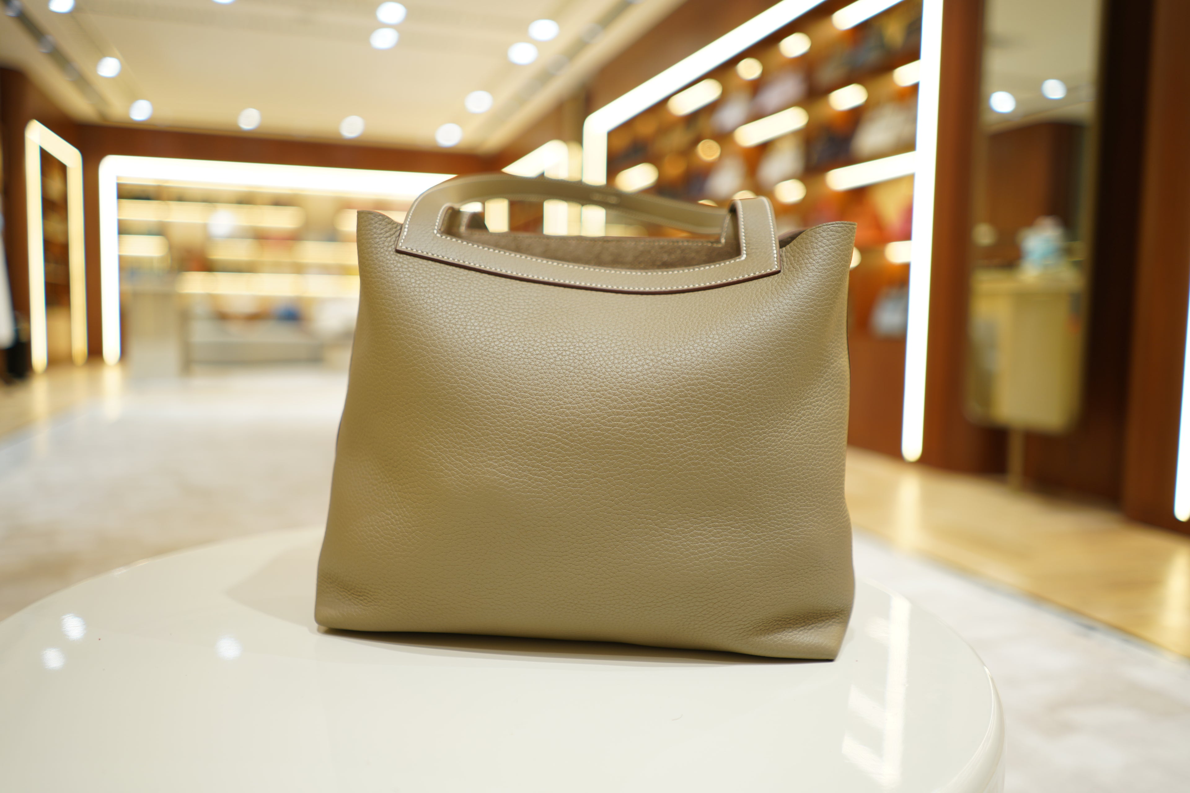 Hermes | Clemence Cabasellier 31 – Clemence – Beige – Gold Hardware