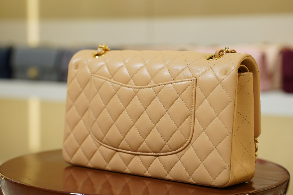 Chanel | Klassische Umhängetasche – Mittel – Leder – Beige – Goldene Beschläge