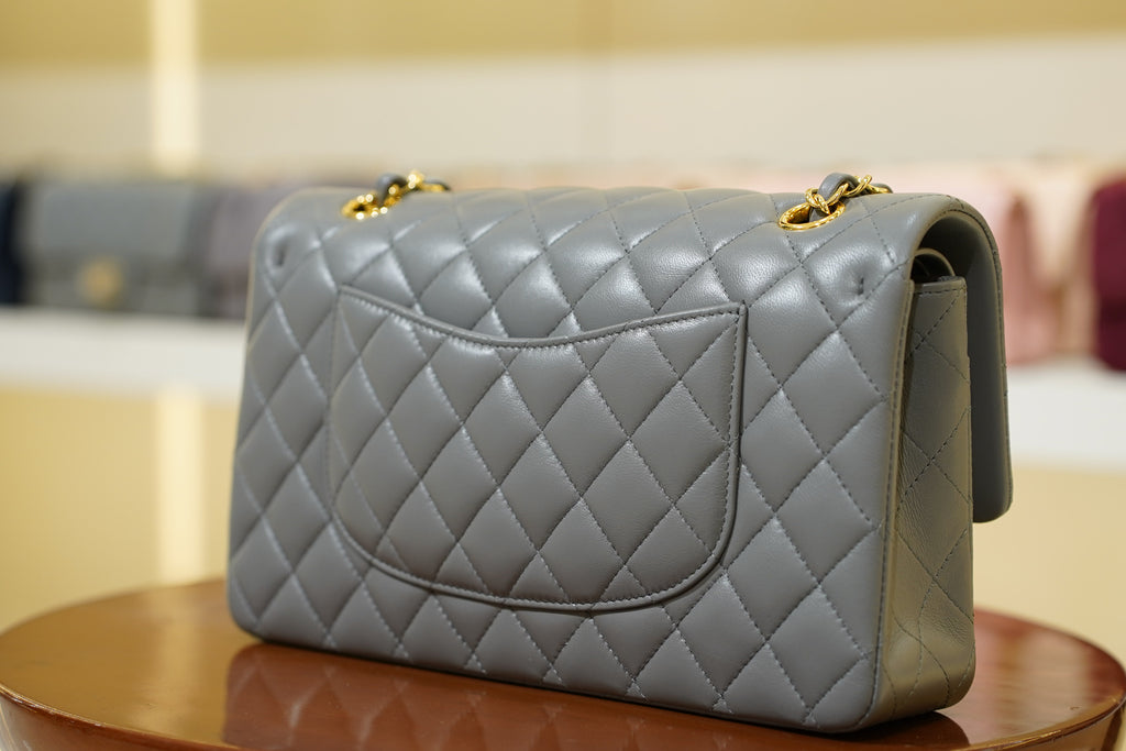 Chanel | Classic Flap Bag – Medium – Lambskin – Grey – Gold Hardware