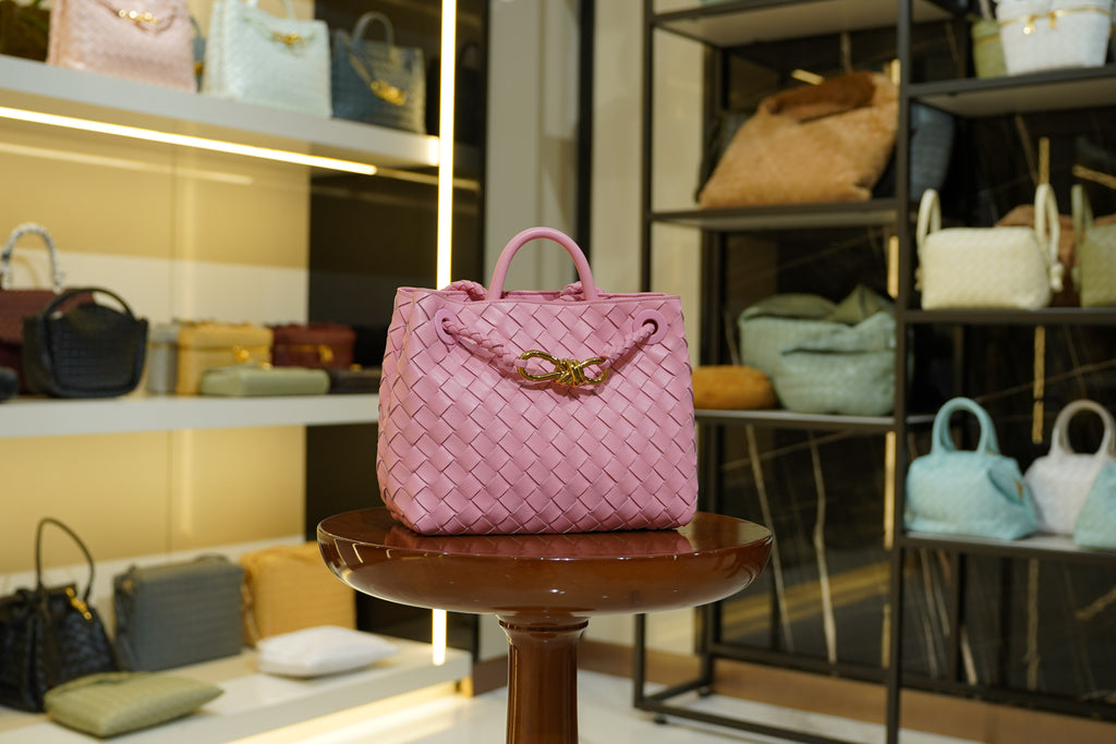 Bottega Veneta | Andiamo – Intrecciato – Rosa – Gold Hardware