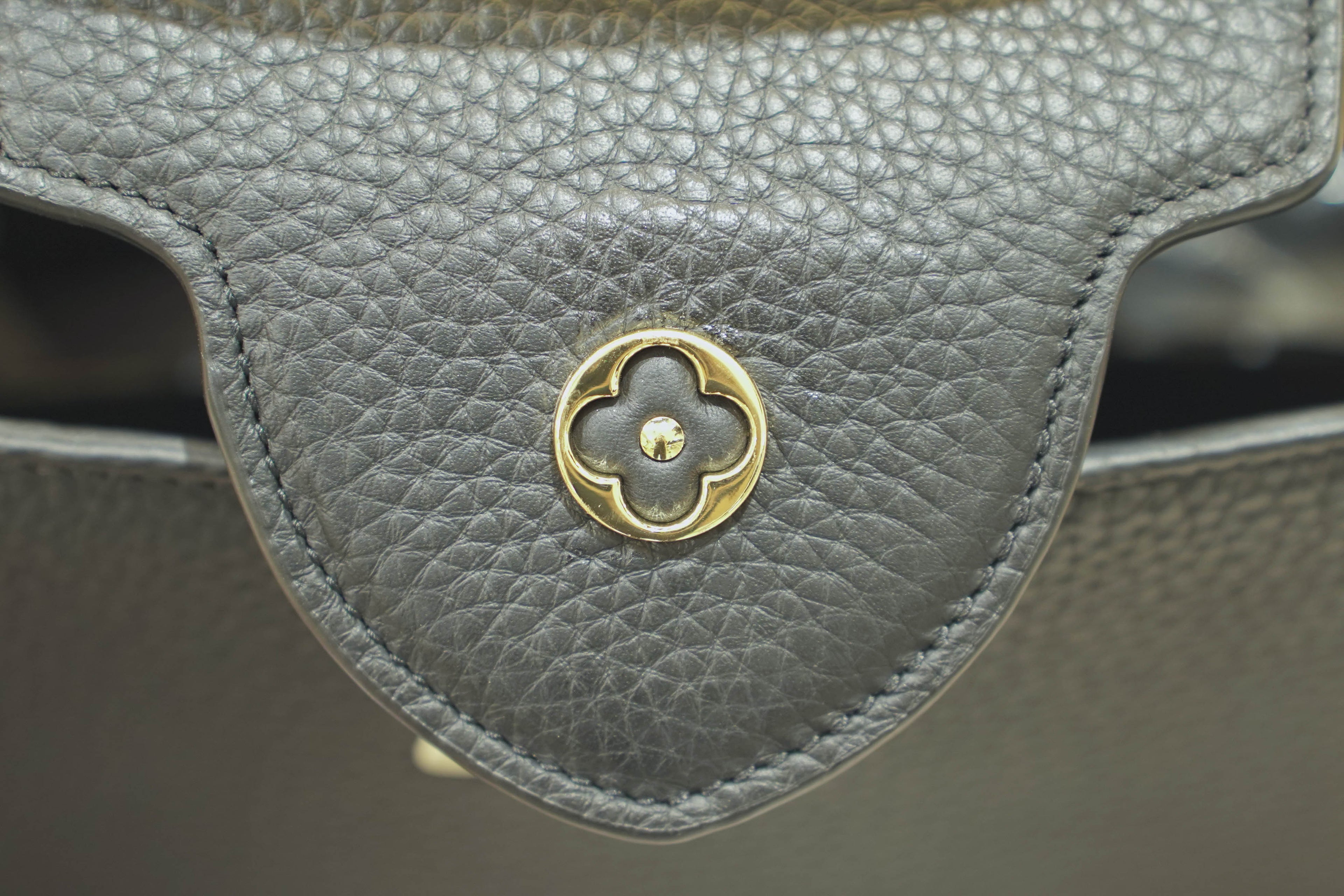 Louis Vuitton | Capucines – Leather – Navy – Gold Hardware