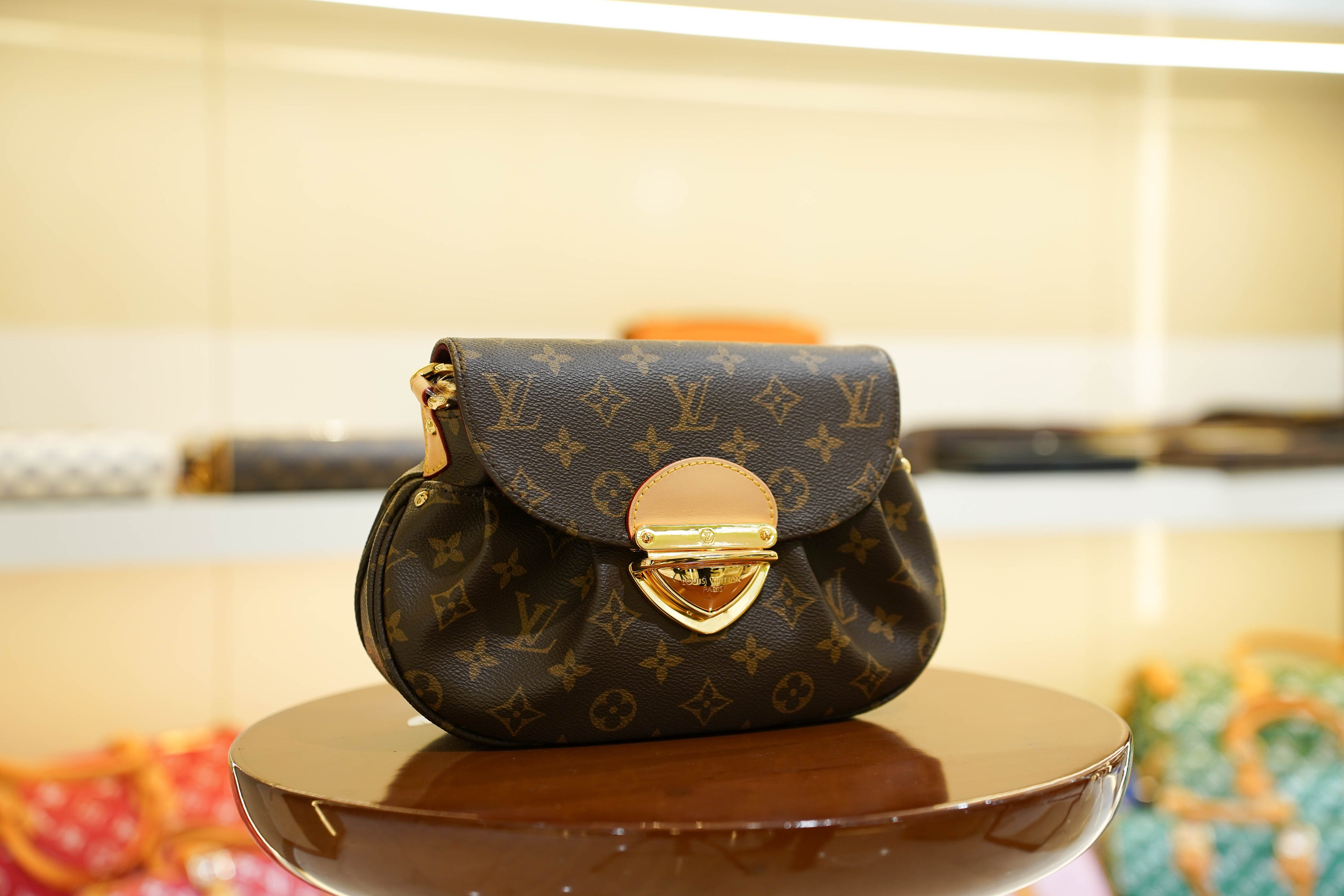 Louis Vuitton | Coussin – Canvas – Brown – Gold Hardware