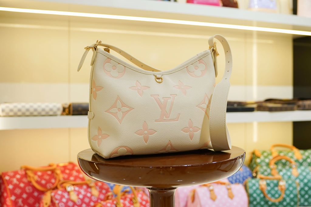 Louis Vuitton | Pochette Metis – Canvas – Cream – Gold Hardware