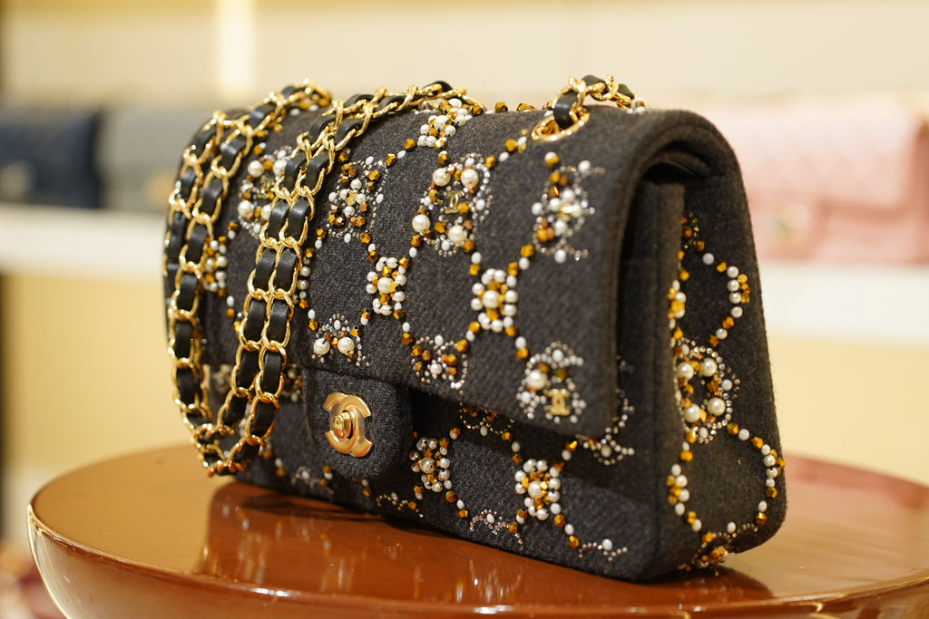 Chanel | Classic Flap Bag – Medium – Wool – Black – Gold Hardware