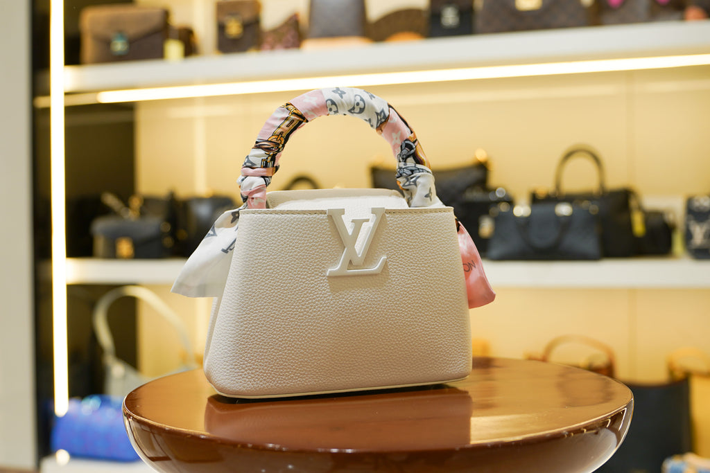 Louis Vuitton | Capucines Medium – Leather – Beige – Silver Hardware