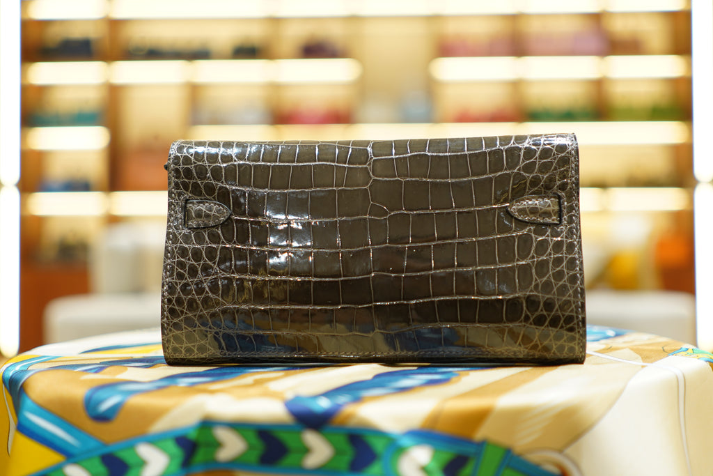 Hermes | Kelly To Go Wallet - Crocodile Leather – Grey – Silver Hardware
