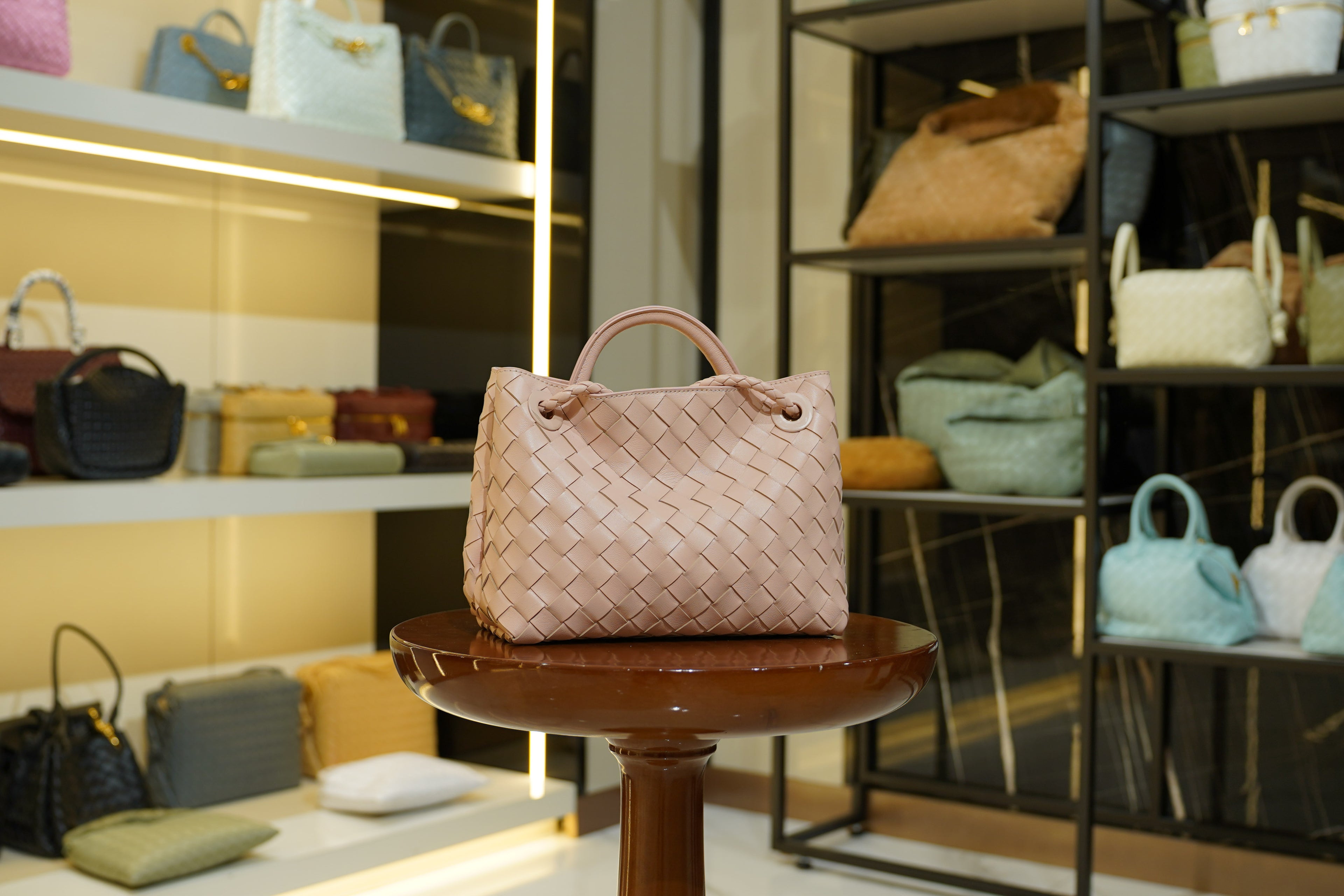 Bottega Veneta | Andiamo – Leather – Blush – Gold Hardware
