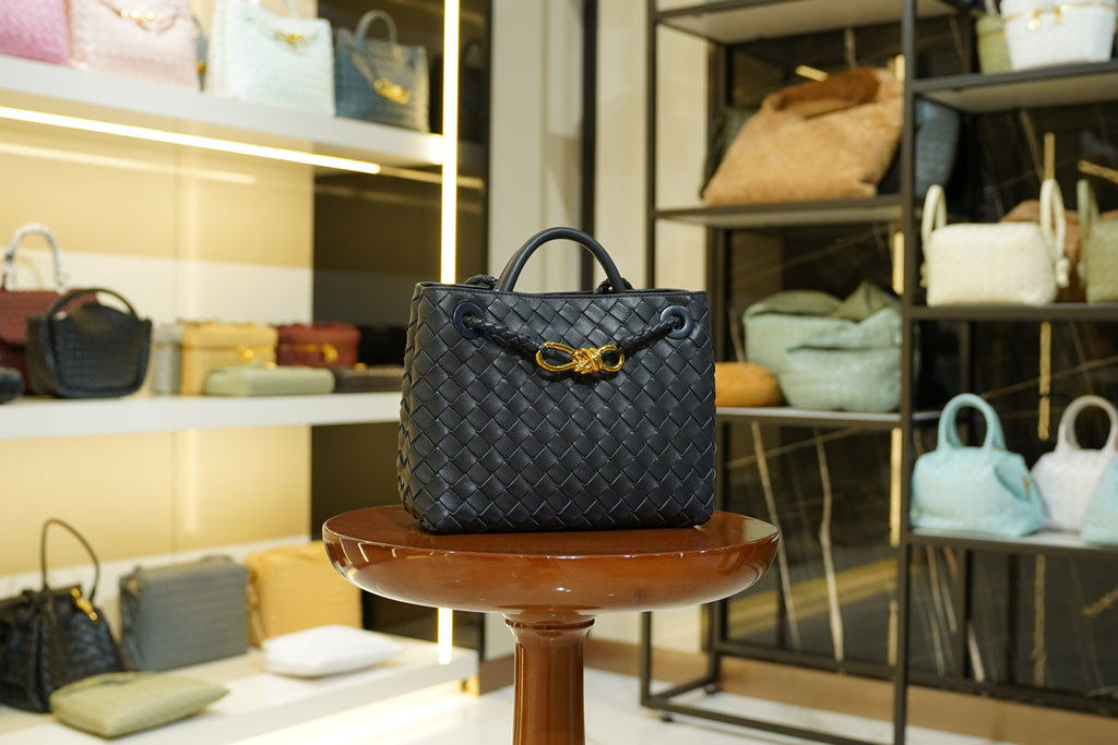 Bottega Veneta | Andiamo – Intrecciato – Nero – Gold Hardware