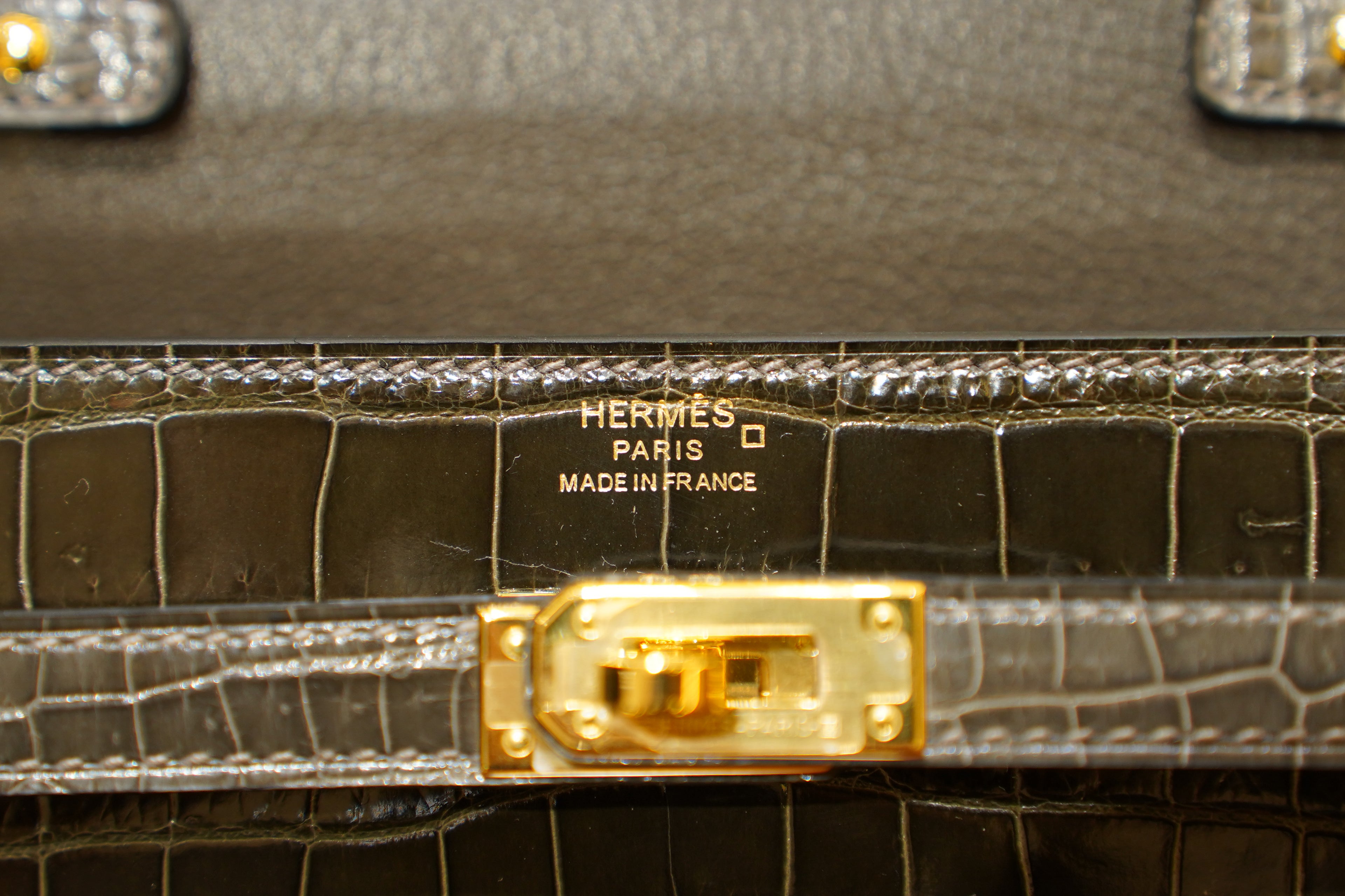 Hermes | Kelly – 28 – Crocodile Leather – Grey – Gold Hardware