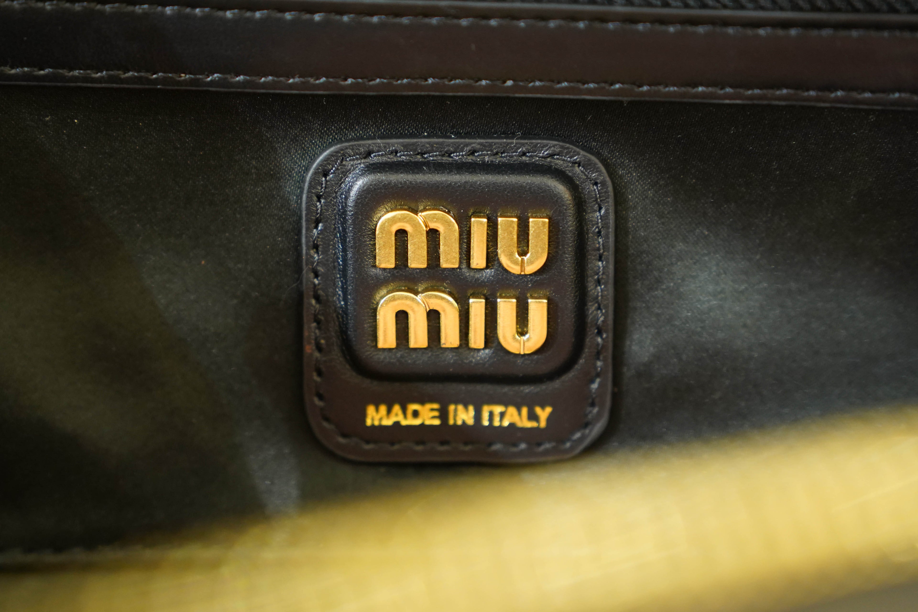 Miu Miu | Beau – Leather – Black – Gold Hardware