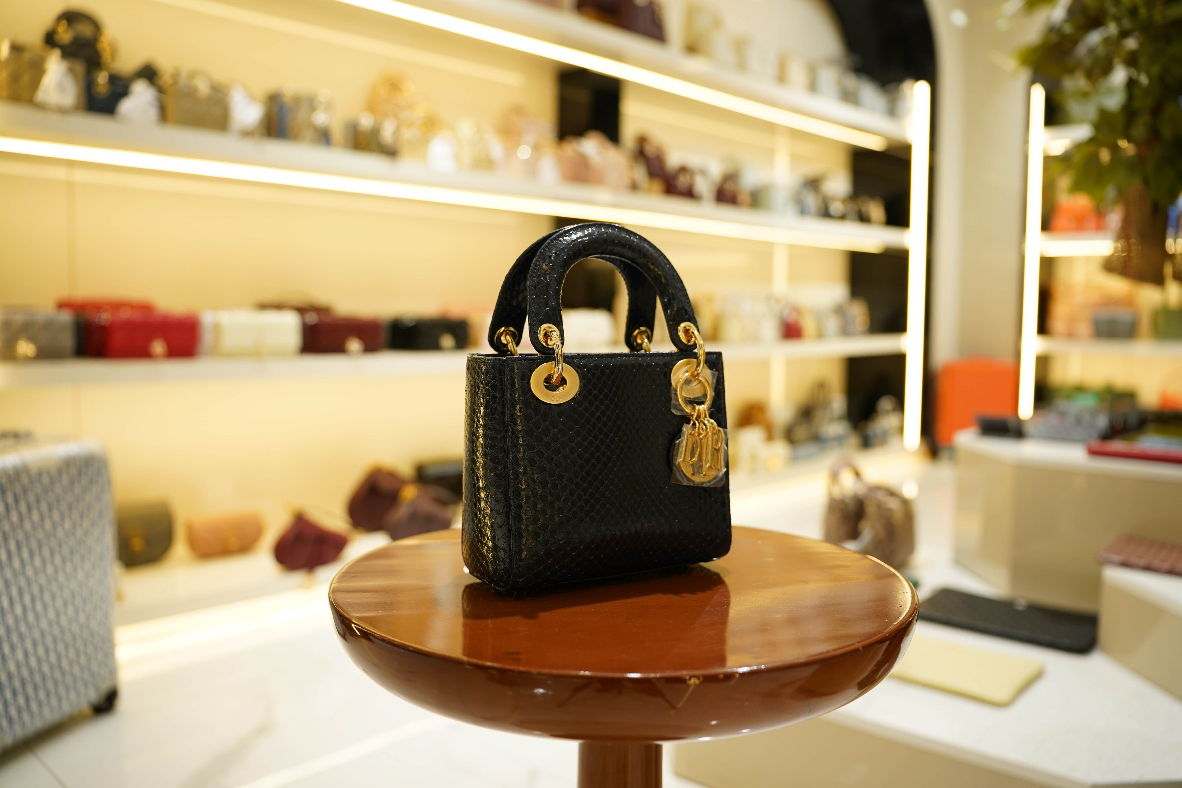 Dior | Lady Dior (Petit) – Cuir d'agneau Cannage – Noir – Quincaillerie dorée