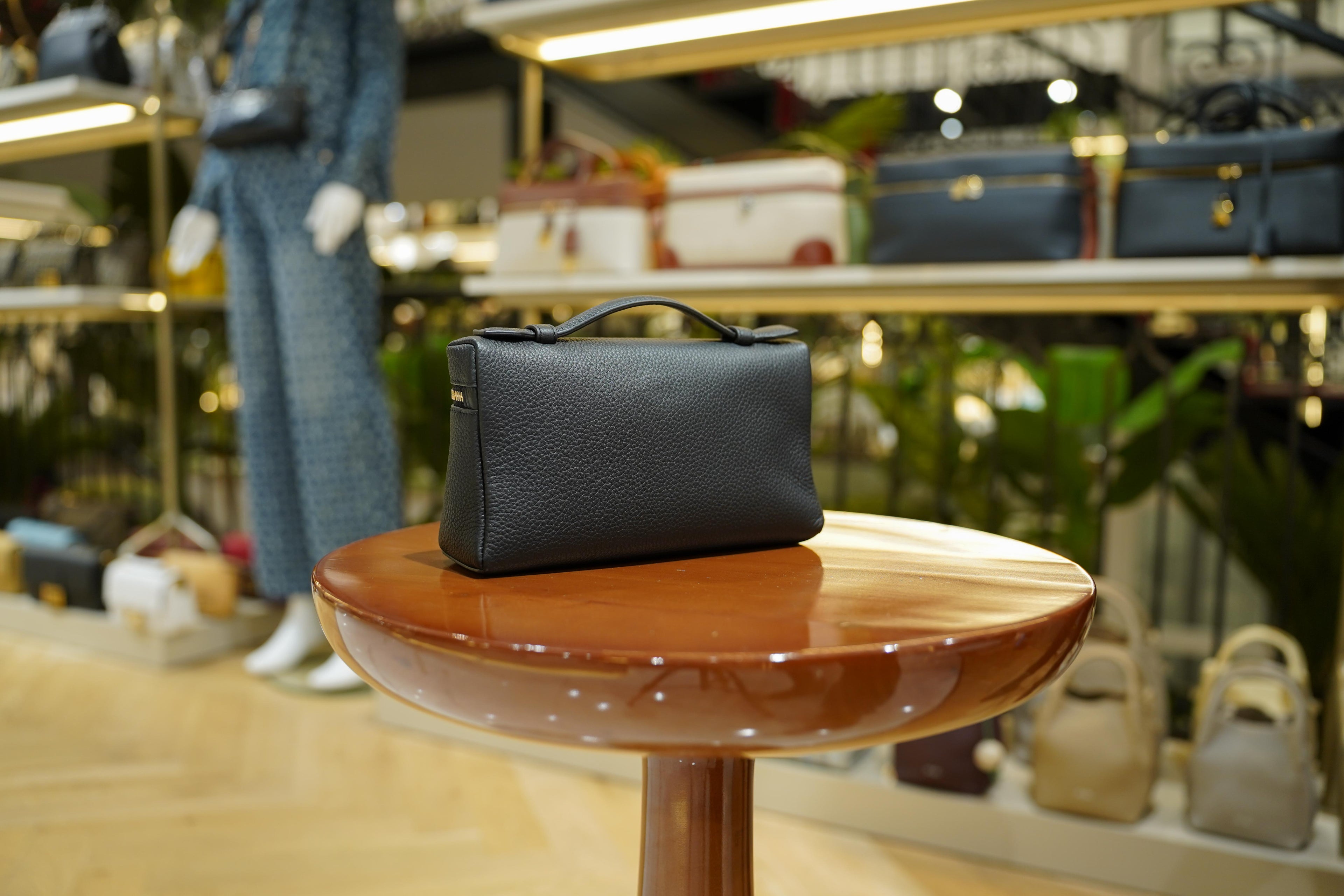 Loro Piana | Extra-Pocket-L19 – Leather – Black – Gold Hardware