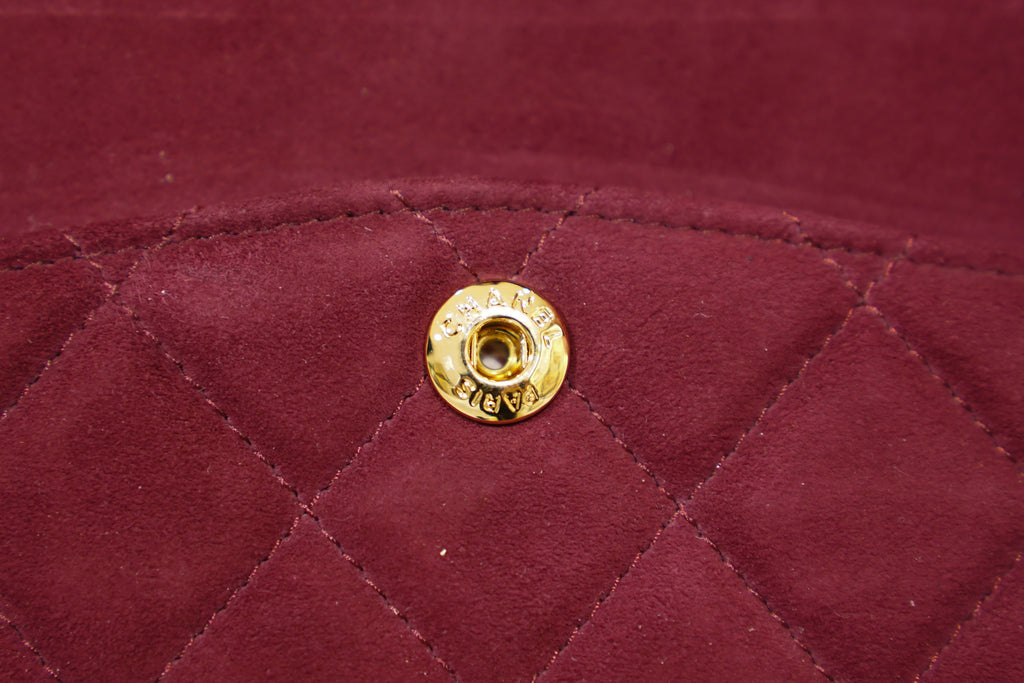 ChatGPT: Chanel | Classic Flap Bag – Medium – Leather – Burgundy – Gold Hardware