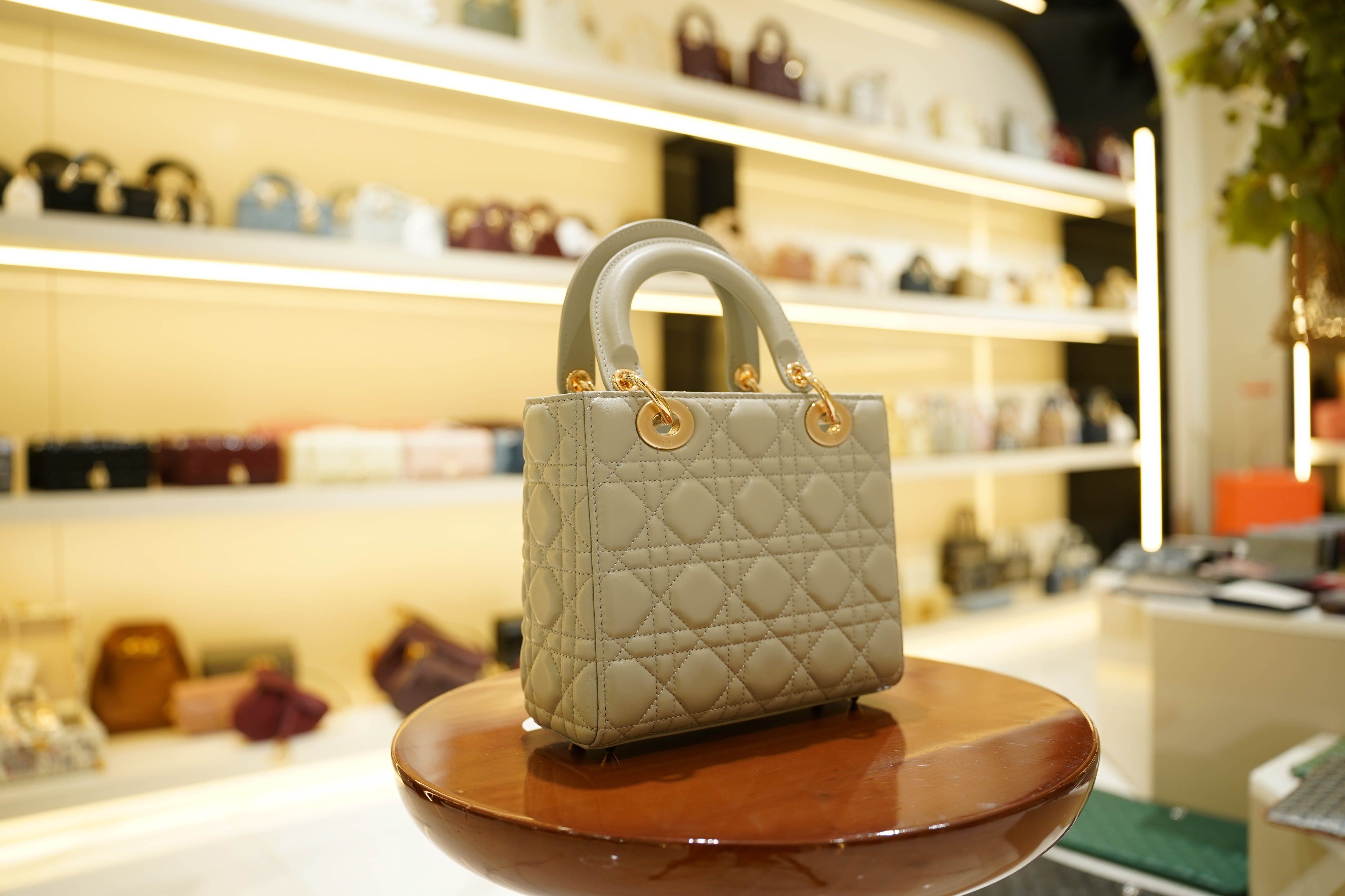 Dior | Lady Dior – Cuir d'agneau – Gris – Quincaillerie dorée